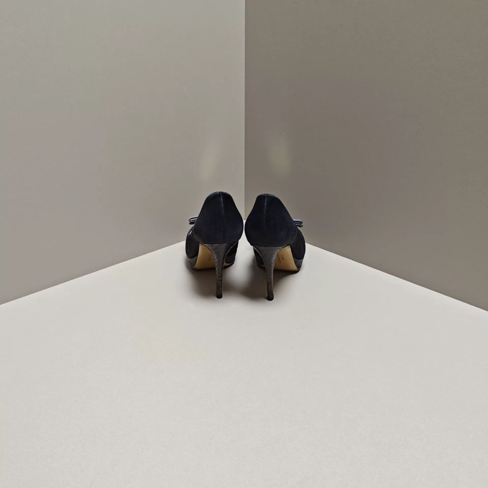 Salvatore Ferragamo Salvatore Ferragamo Lowtop Sneakers us_6 Women Size US 6 / IT 36 - 3 Thumbnail