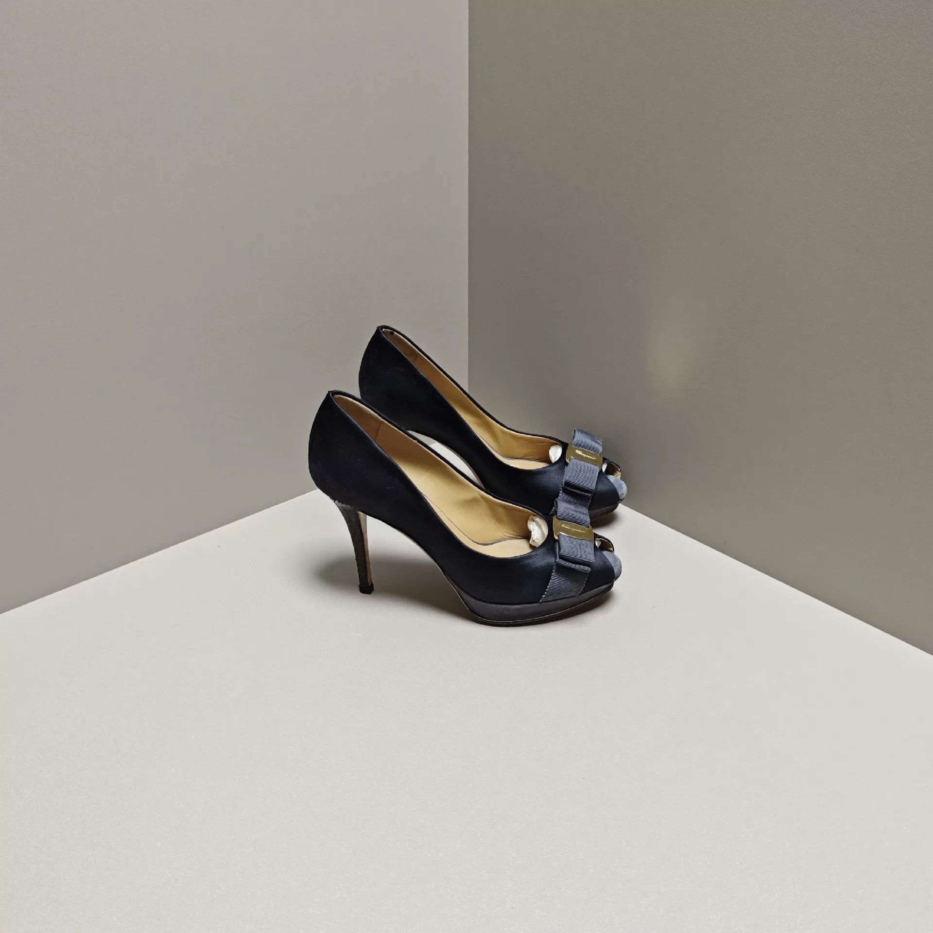 Salvatore Ferragamo Salvatore Ferragamo Lowtop Sneakers us_6 Women Size US 6 / IT 36 - 4 Thumbnail