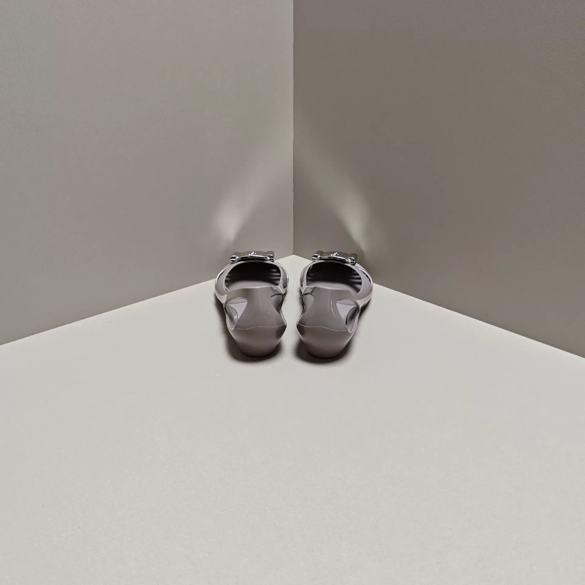 Salvatore Ferragamo Salvatore Ferragamo Casual Lowtop Sneakers us_5 Women Size US 5 / IT 35 - 3 Thumbnail