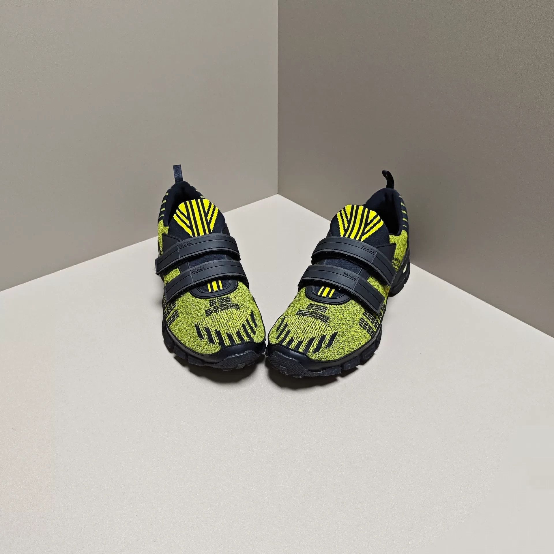 Prada Prada Casual Lowtop Sneakers 10 Men Size US 10 / EU 43 - 2 Thumbnail