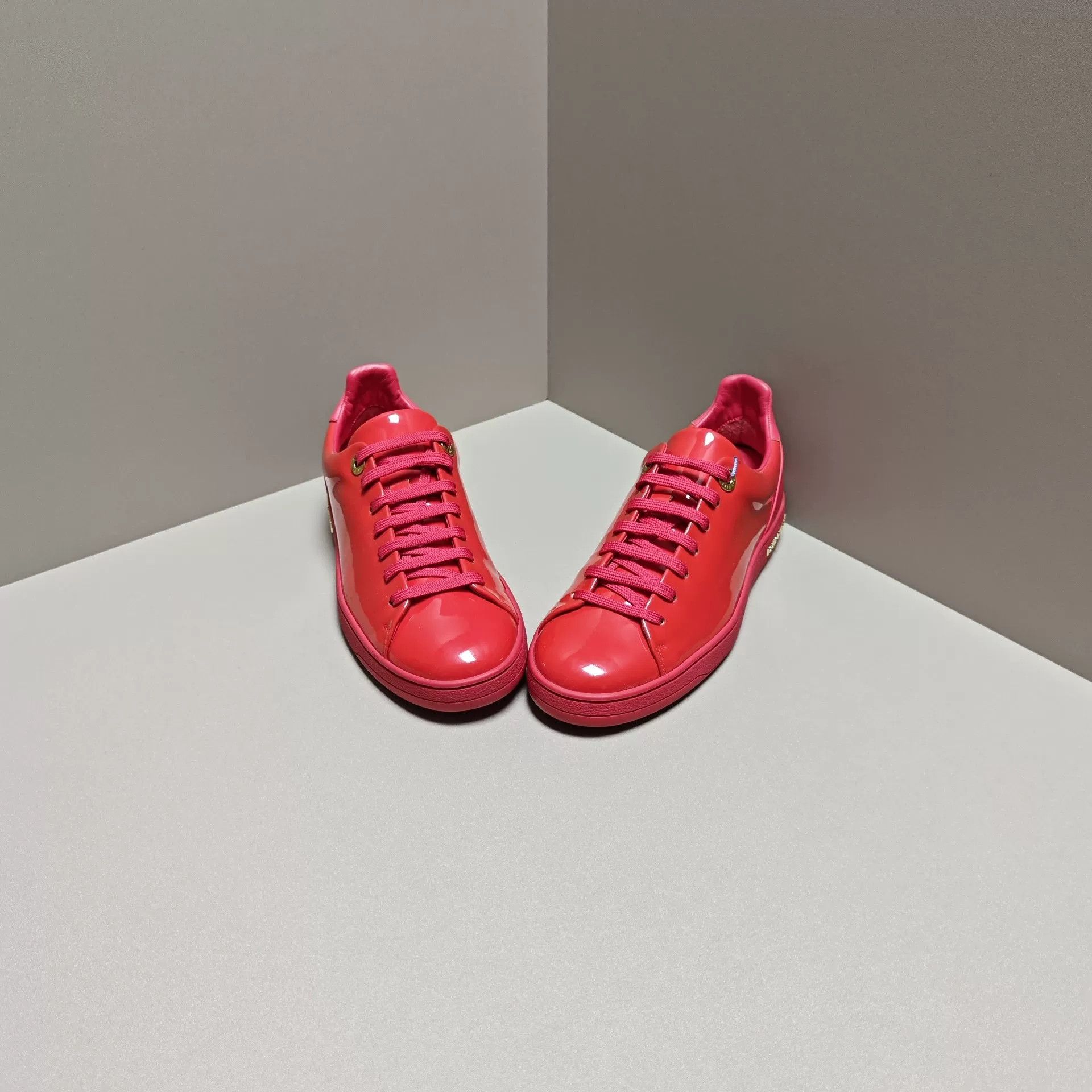 Louis Vuitton Louis Vuitton Patent Lowtop Sneakers us_7 Women Size US 7 / IT 37 - 2 Thumbnail