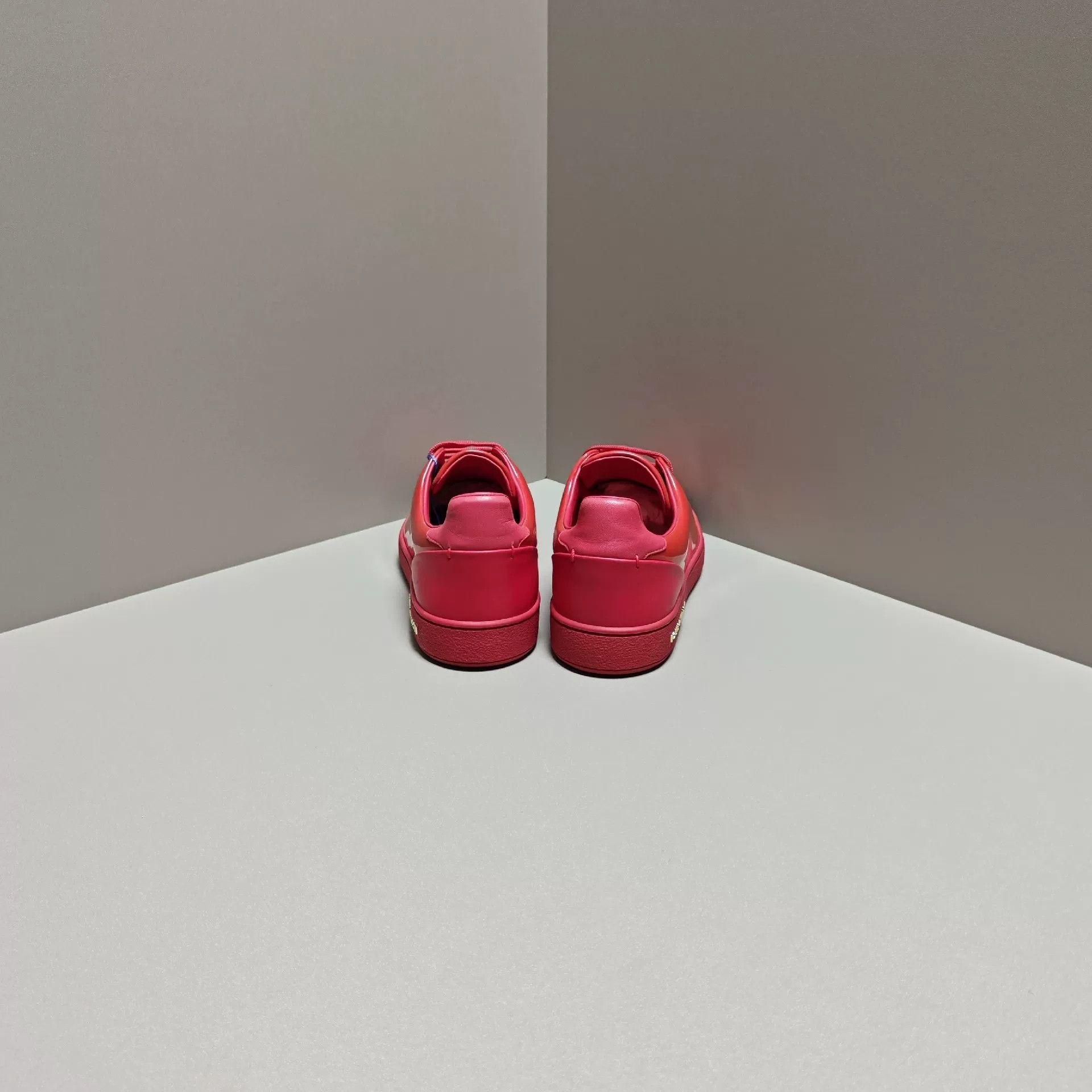 Louis Vuitton Louis Vuitton Patent Lowtop Sneakers us_7 Women Size US 7 / IT 37 - 3 Thumbnail