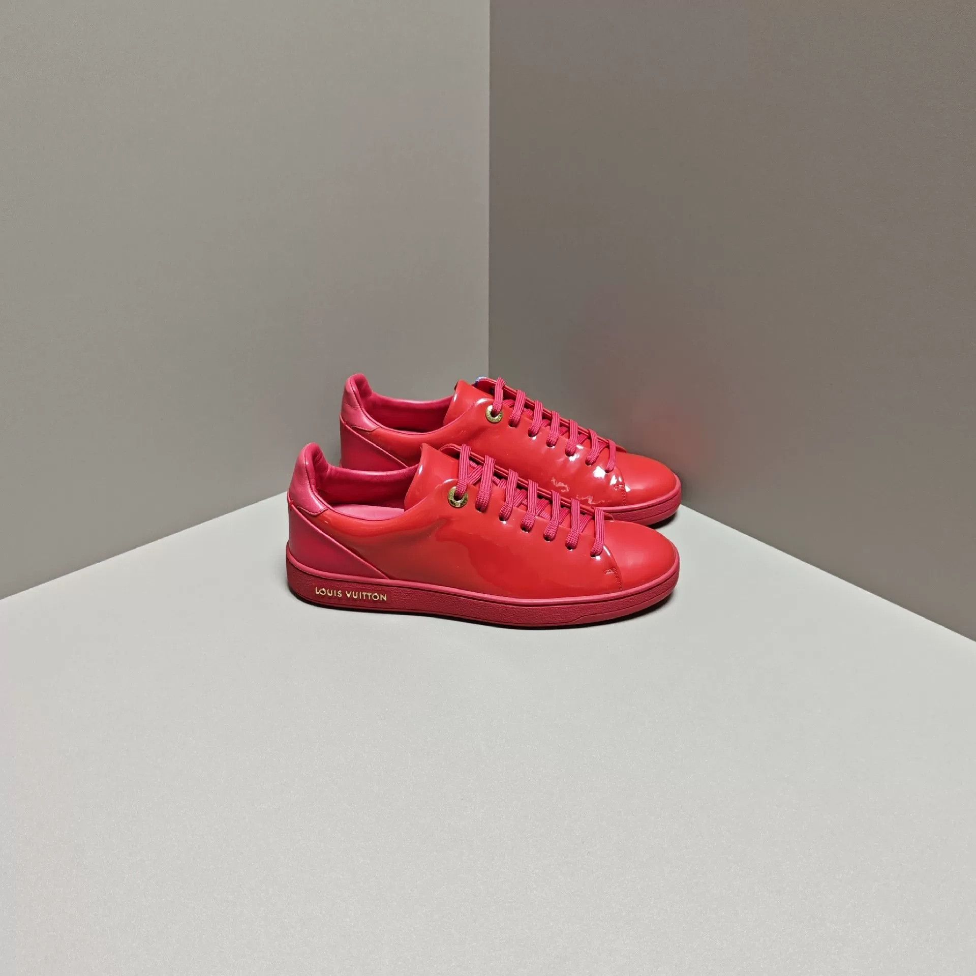 Louis Vuitton Louis Vuitton Patent Lowtop Sneakers us_7 Women Size US 7 / IT 37 - 4 Thumbnail