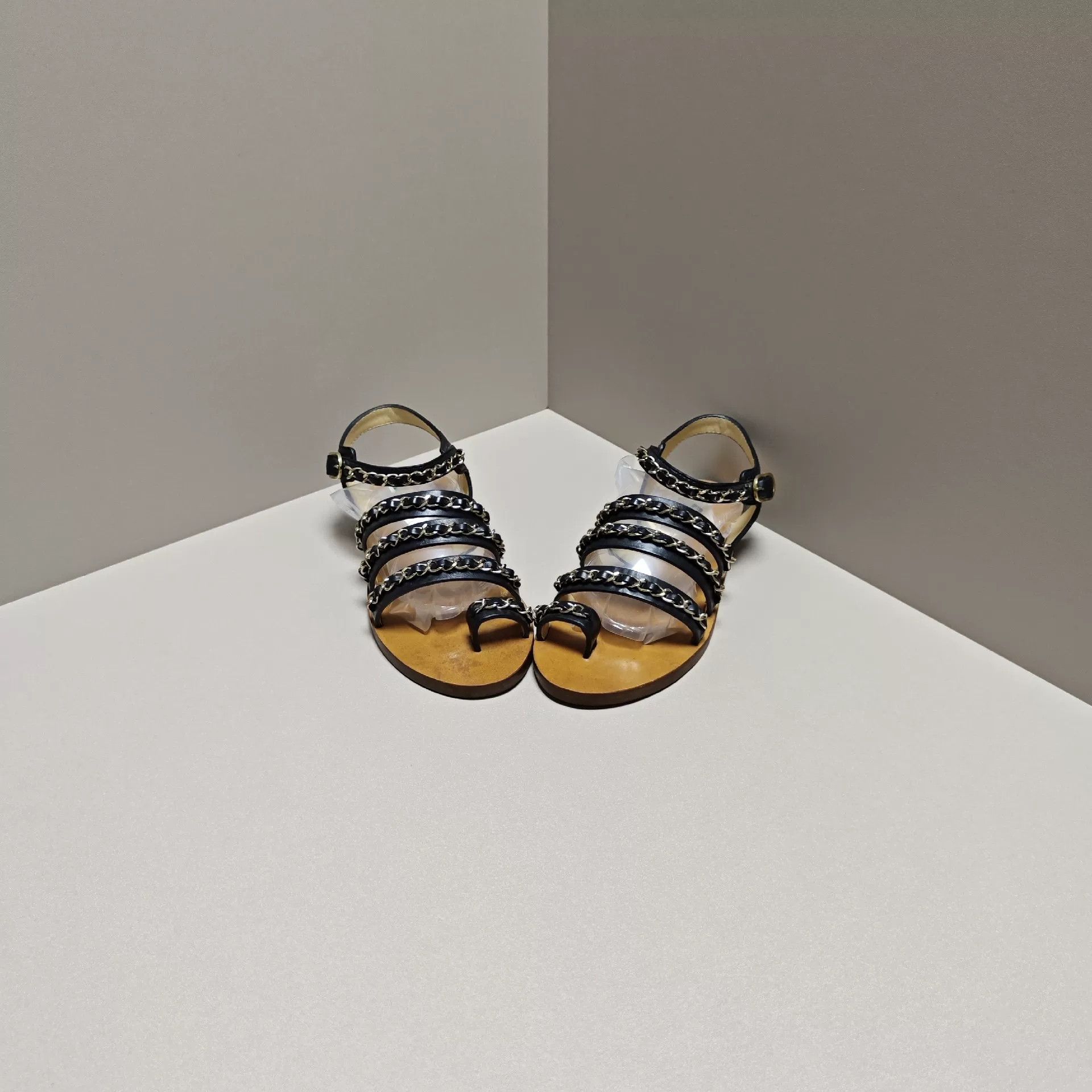 Chanel Chanel Sandals us_5 Women Size US 5 / IT 35 - 2 Thumbnail