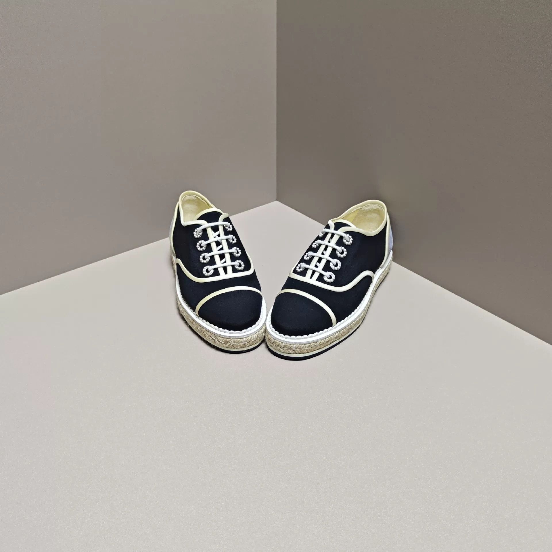 Chanel Chanel Silver Lowtop Sneakers us_5 Women Size US 5 / IT 35 - 2 Thumbnail