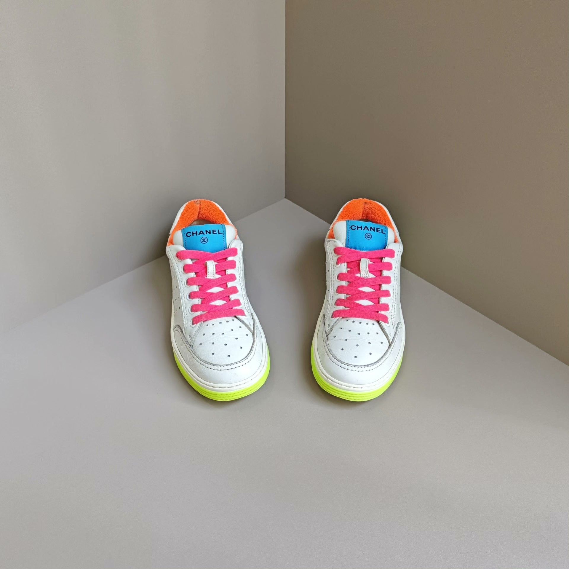 Chanel Chanel Lowtop Sneakers us_5 Women Size US 5 / IT 35 - 2 Thumbnail