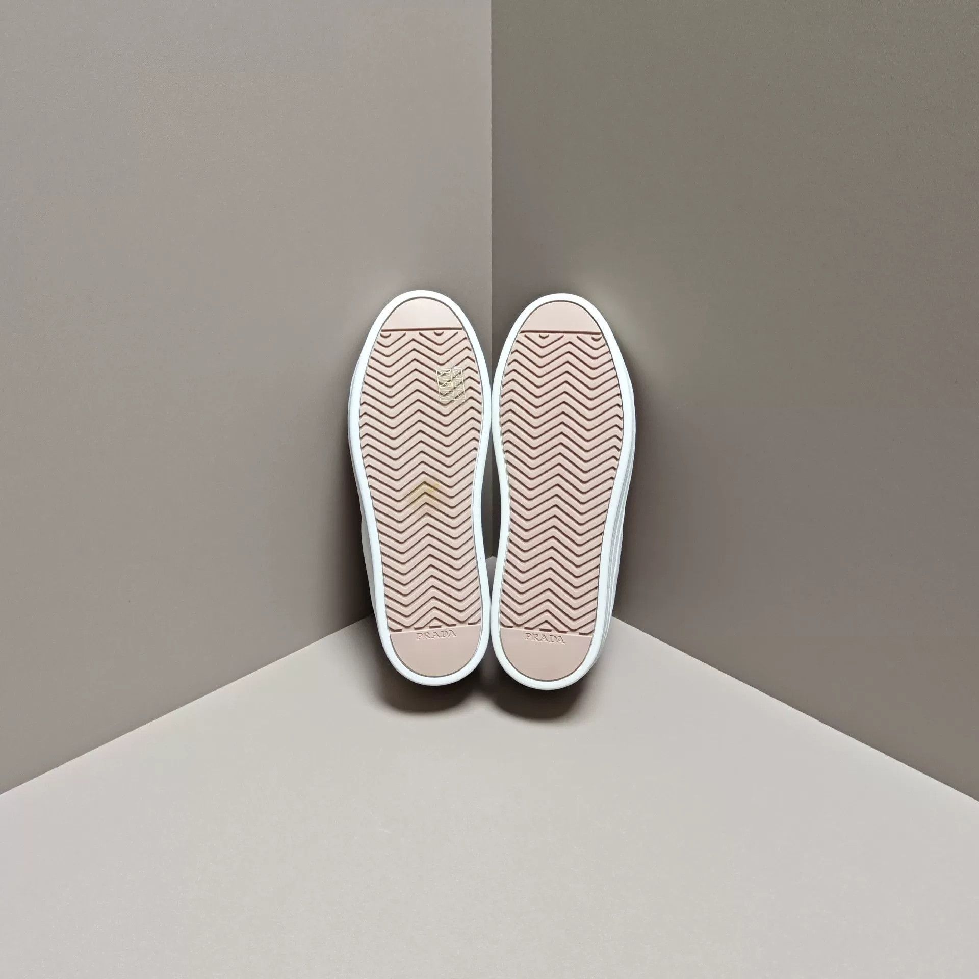 Prada Prada Lowtop Sneakers us_6 Women Size US 6 / IT 36 - 5 Thumbnail