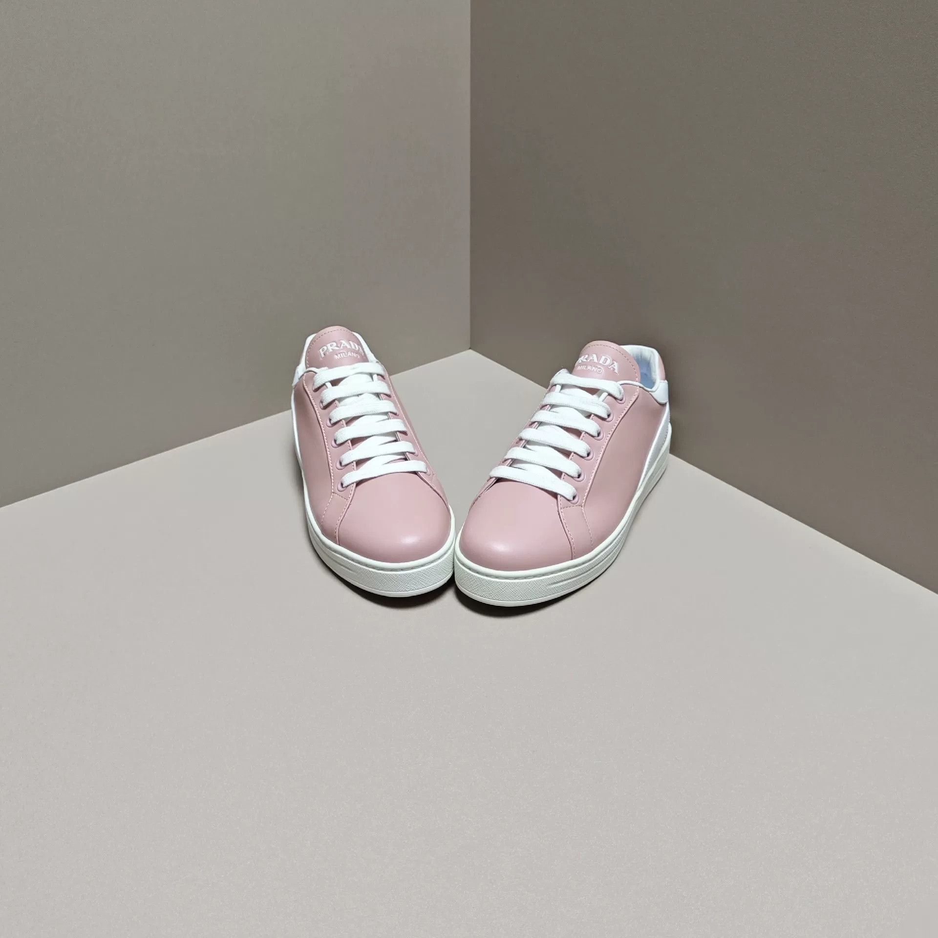 Prada Prada Lowtop Sneakers us_6 Women Size US 6 / IT 36 - 2 Thumbnail