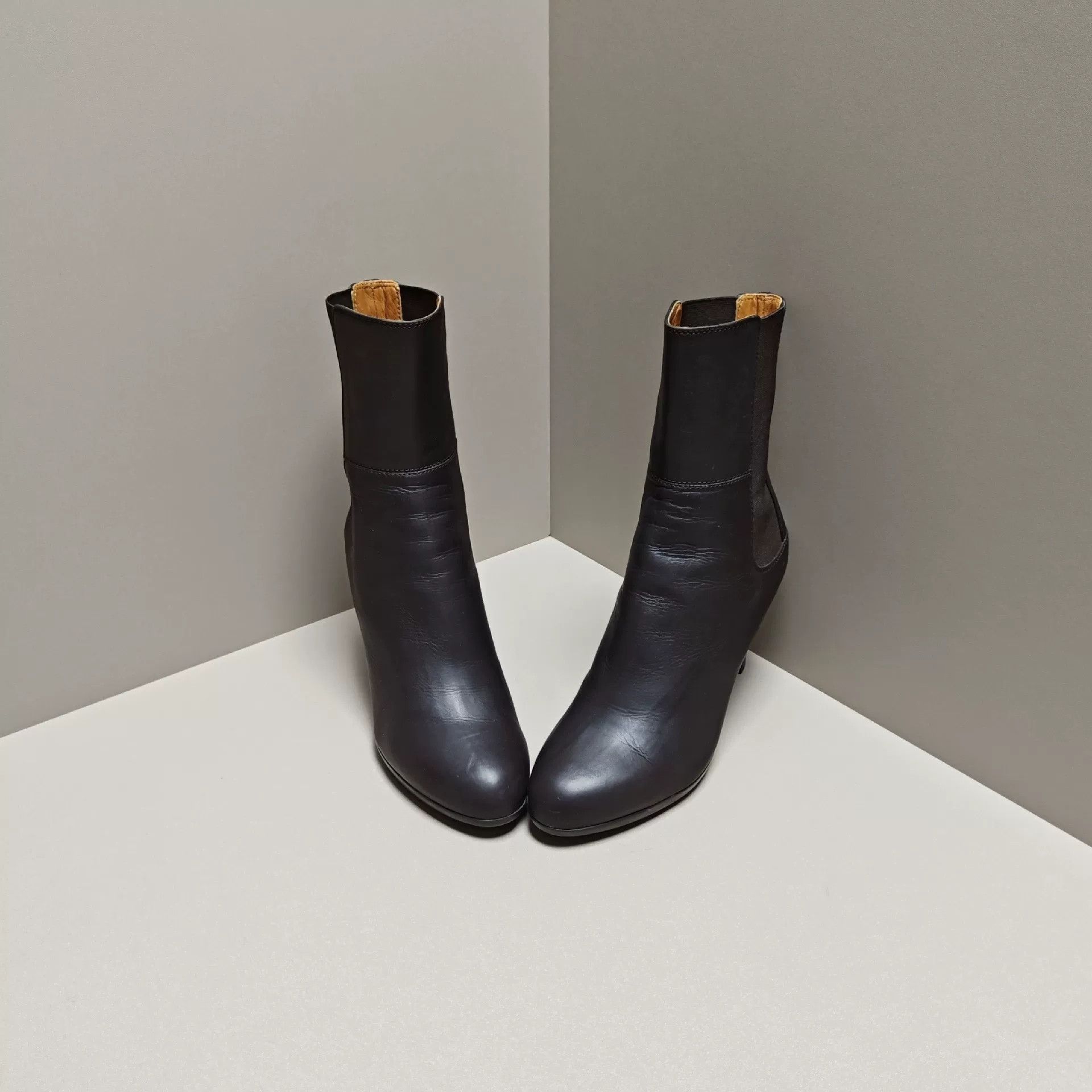 Sergio Rossi Sergio Rossi Boots us_6 Women Size US 6 / IT 36 - 2 Thumbnail