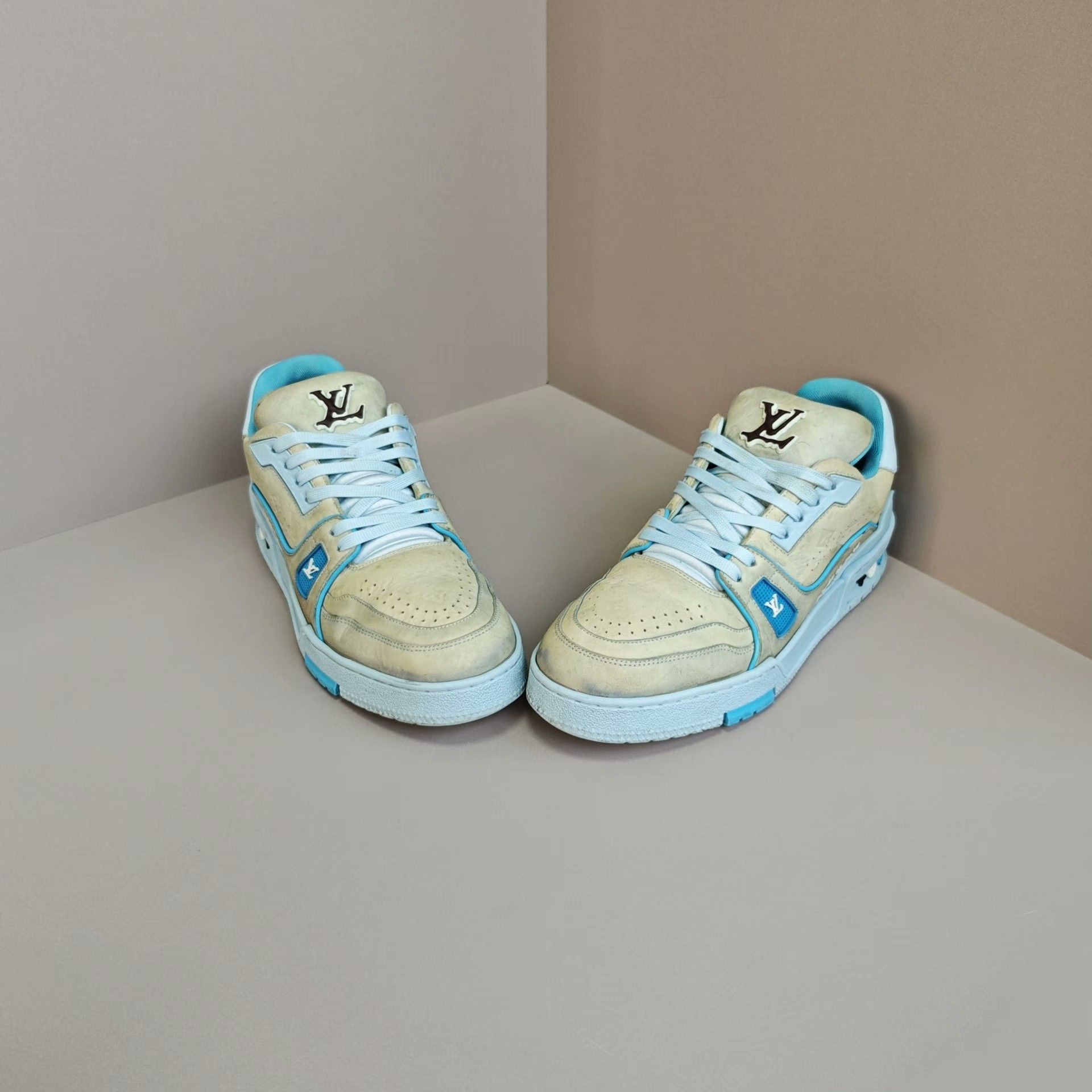 Louis Vuitton Louis Vuitton Collab Blue Lowtop Sneakers 7 Men Size US 7 / EU 40 - 2 Thumbnail