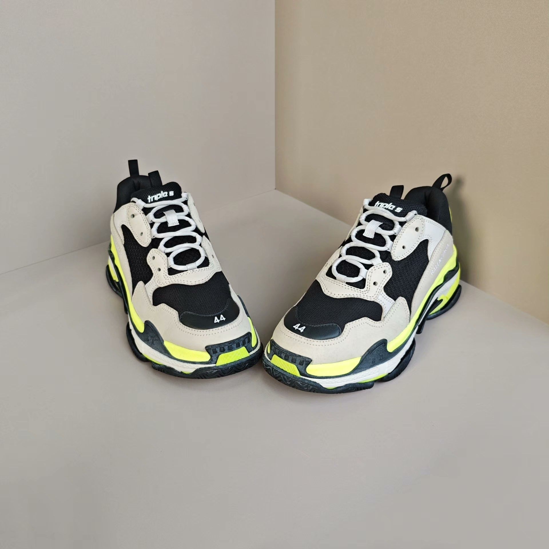 Balenciaga Balenciaga Lowtop Sneakers 11 Men Size US 11 / EU 44 - 2 Thumbnail