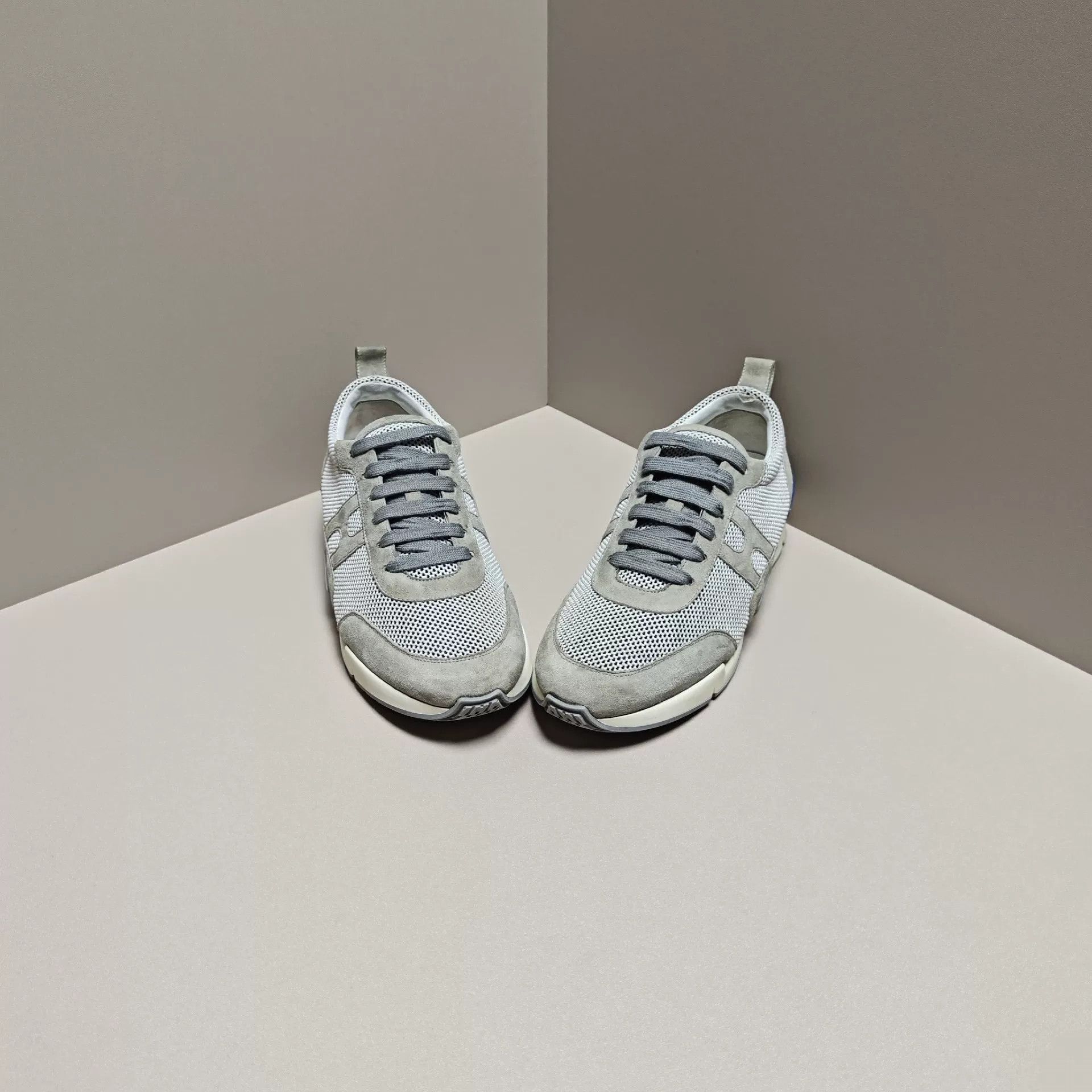 Hermes Hermes Casual Lowtop Sneakers 8 Men Size US 8 / EU 41 - 2 Thumbnail