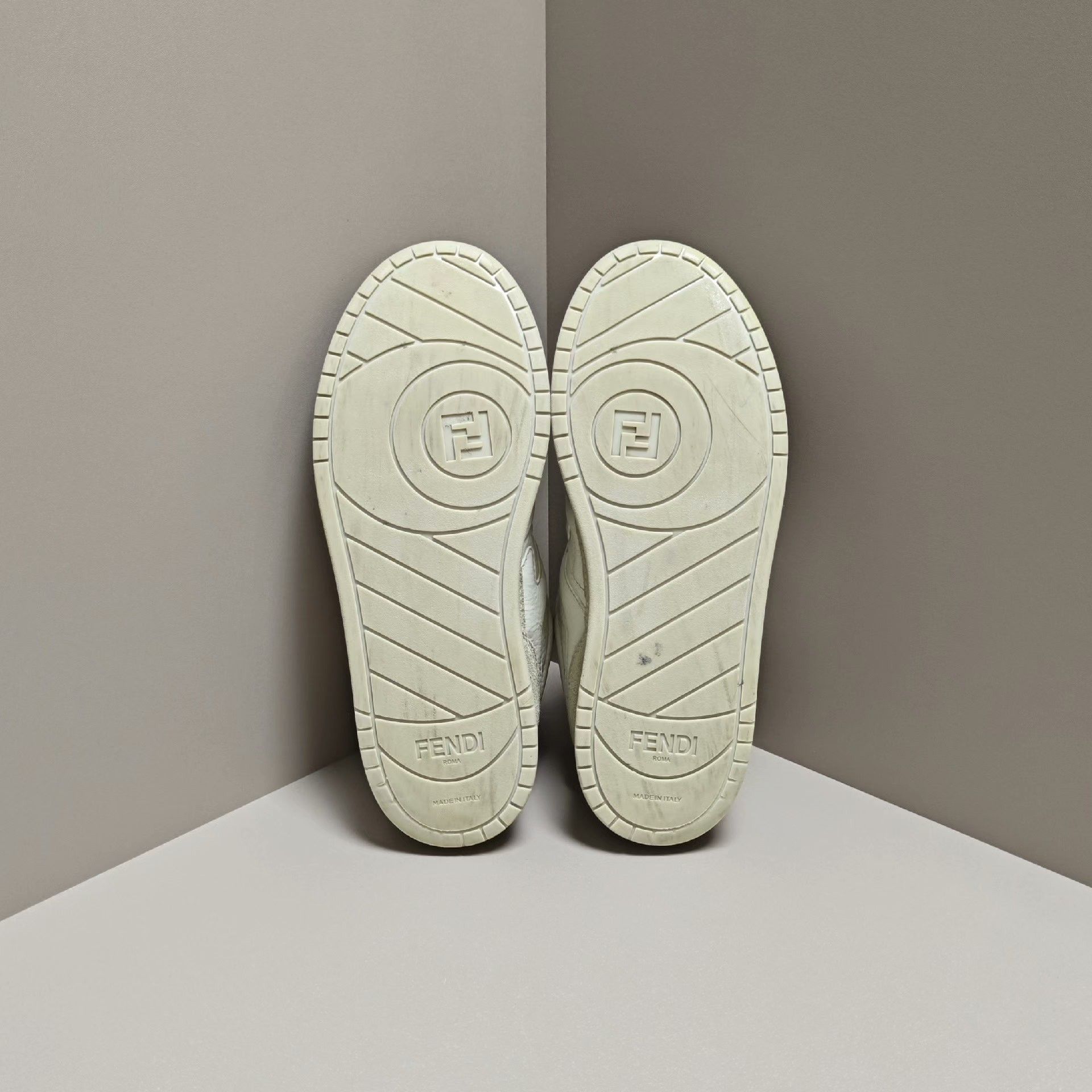 Fendi Fendi White Lowtop Sneakers us_8 Women Size US 8 / IT 38 - 5 Thumbnail