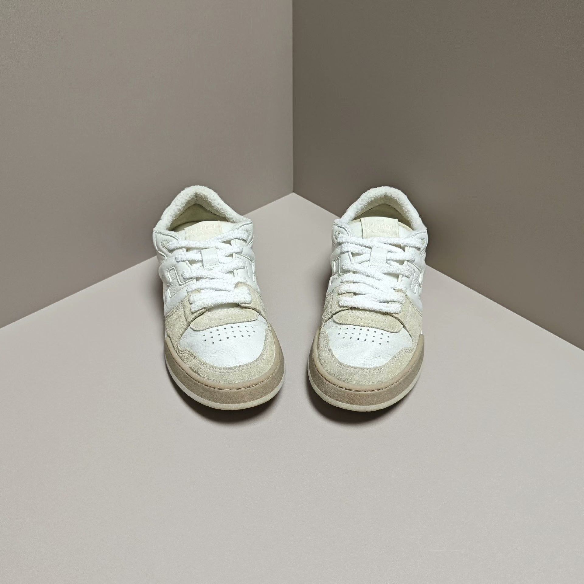 Fendi Fendi White Lowtop Sneakers us_8 Women Size US 8 / IT 38 - 2 Thumbnail