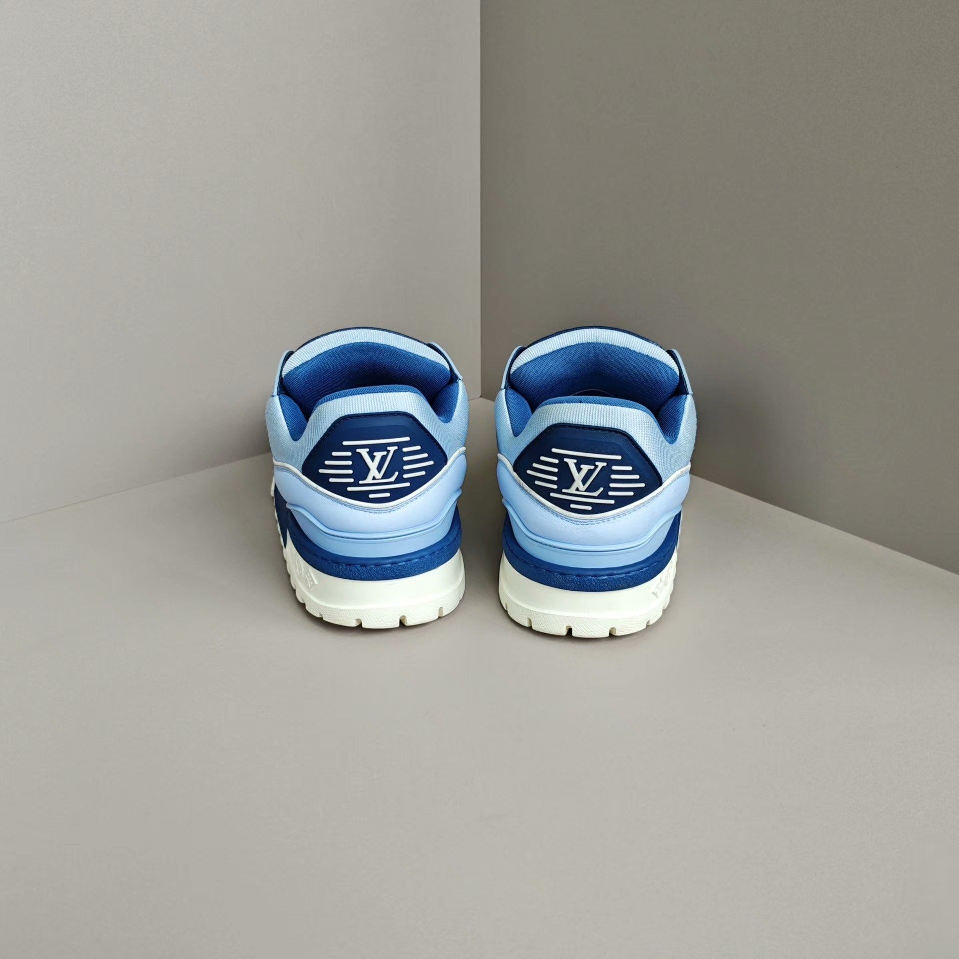 Louis Vuitton Louis Vuitton Training Lowtop Sneakers 8 Men Size US 8 / EU 41 - 3 Thumbnail