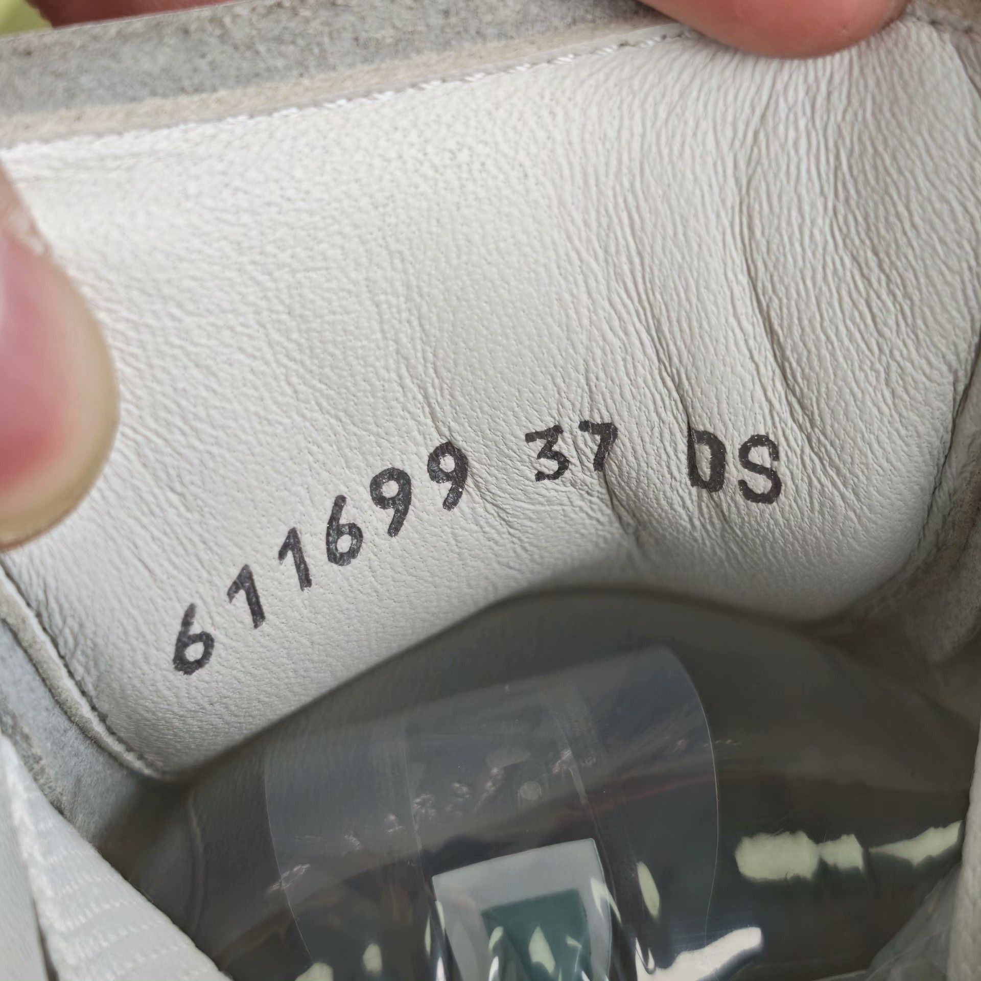 Alexander McQueen Alexander McQueen White Lowtop Sneakers us_7 Women Size US 7 / IT 37 - 6 Thumbnail