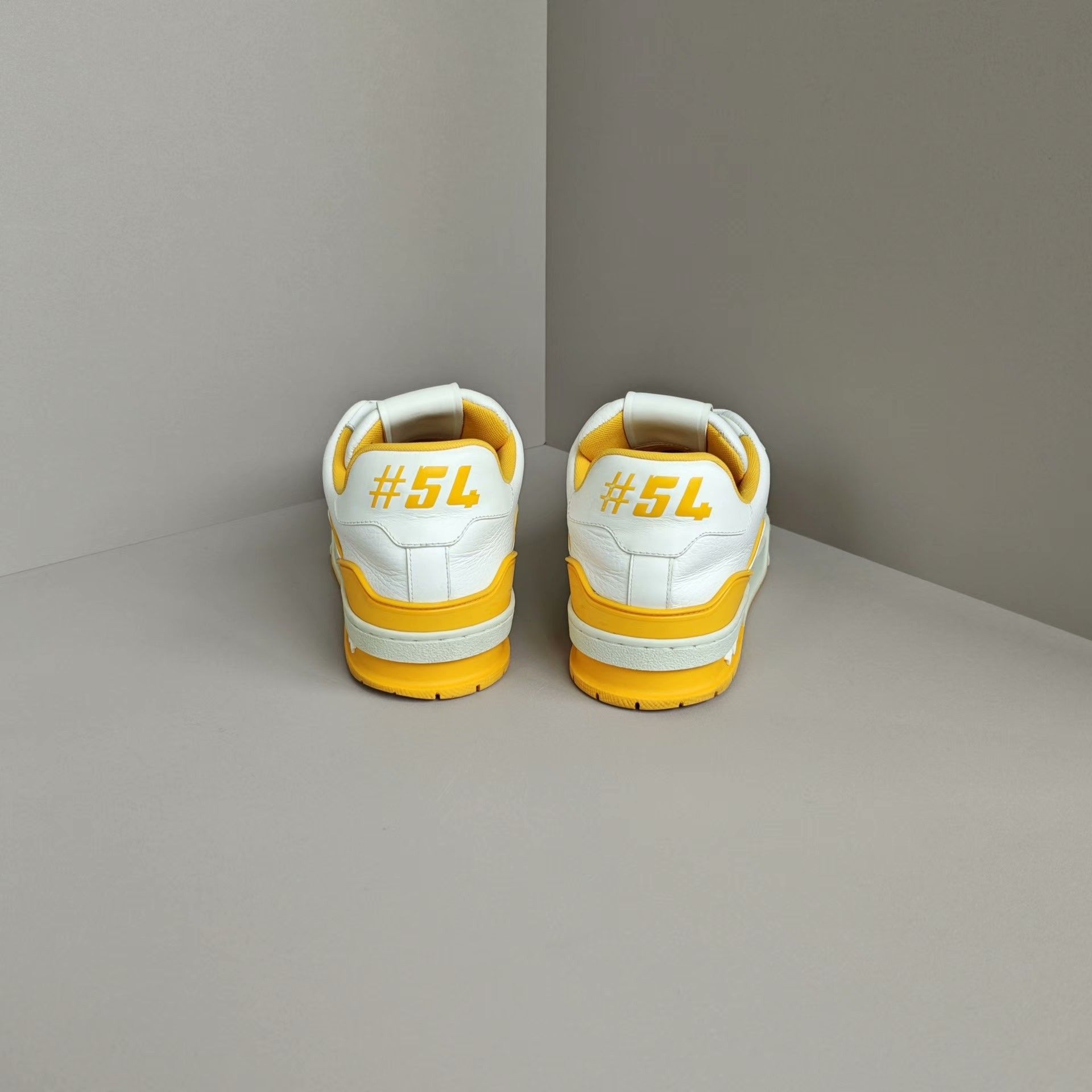 Louis Vuitton Louis Vuitton Training Yellow Lowtop Sneakers 7 Men Size US 7 / EU 40 - 3 Thumbnail