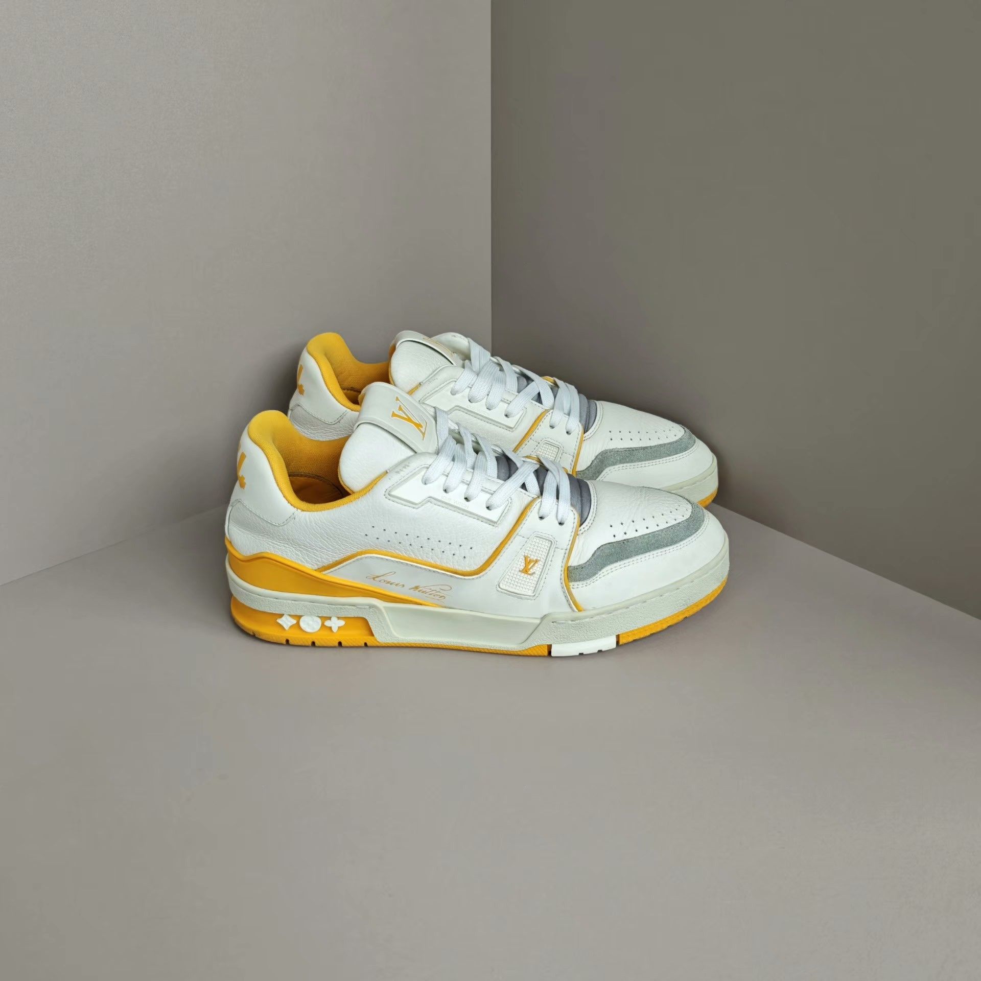 Louis Vuitton Louis Vuitton Training Yellow Lowtop Sneakers 7 Men Size US 7 / EU 40 - 4 Thumbnail