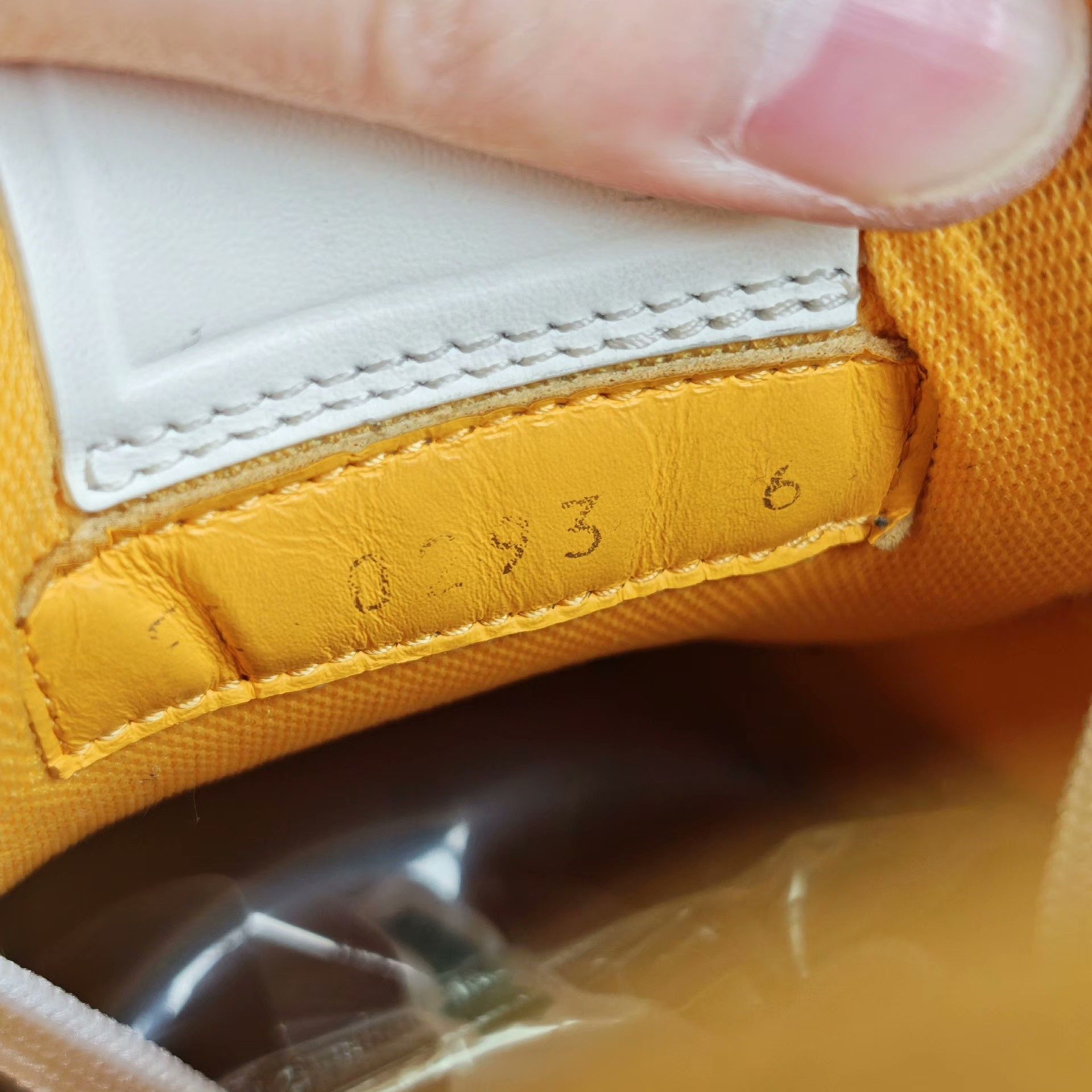 Louis Vuitton Louis Vuitton Training Yellow Lowtop Sneakers 7 Men Size US 7 / EU 40 - 6 Thumbnail