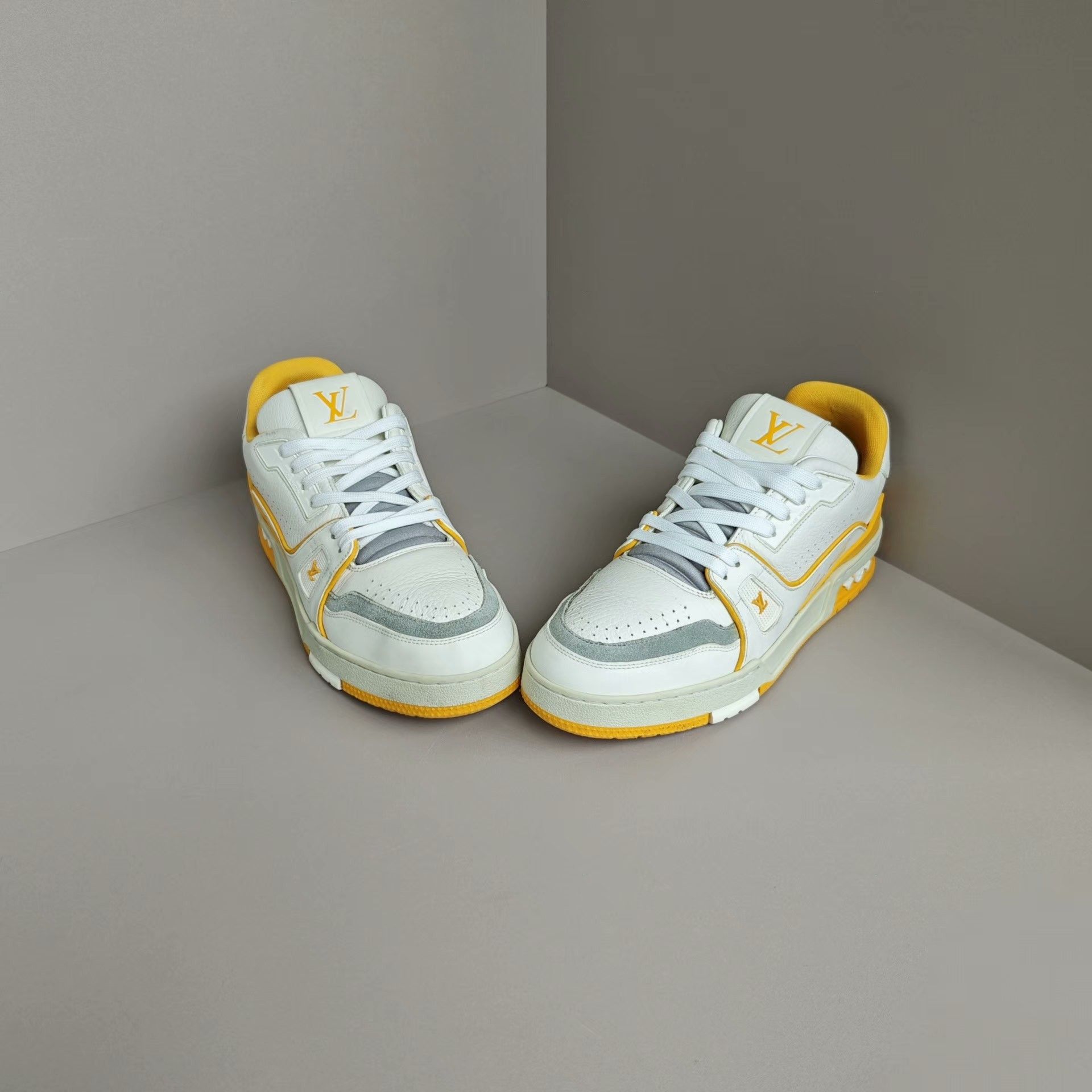 Louis Vuitton Louis Vuitton Training Yellow Lowtop Sneakers 7 Men Size US 7 / EU 40 - 2 Thumbnail