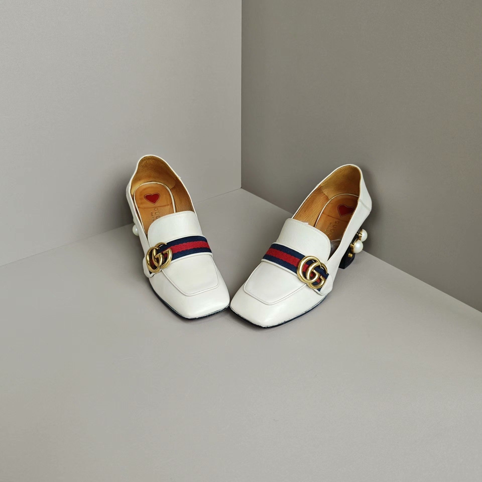 Gucci Gucci Lowtop Sneakers us_5 Women Size US 5 / IT 35 - 2 Thumbnail