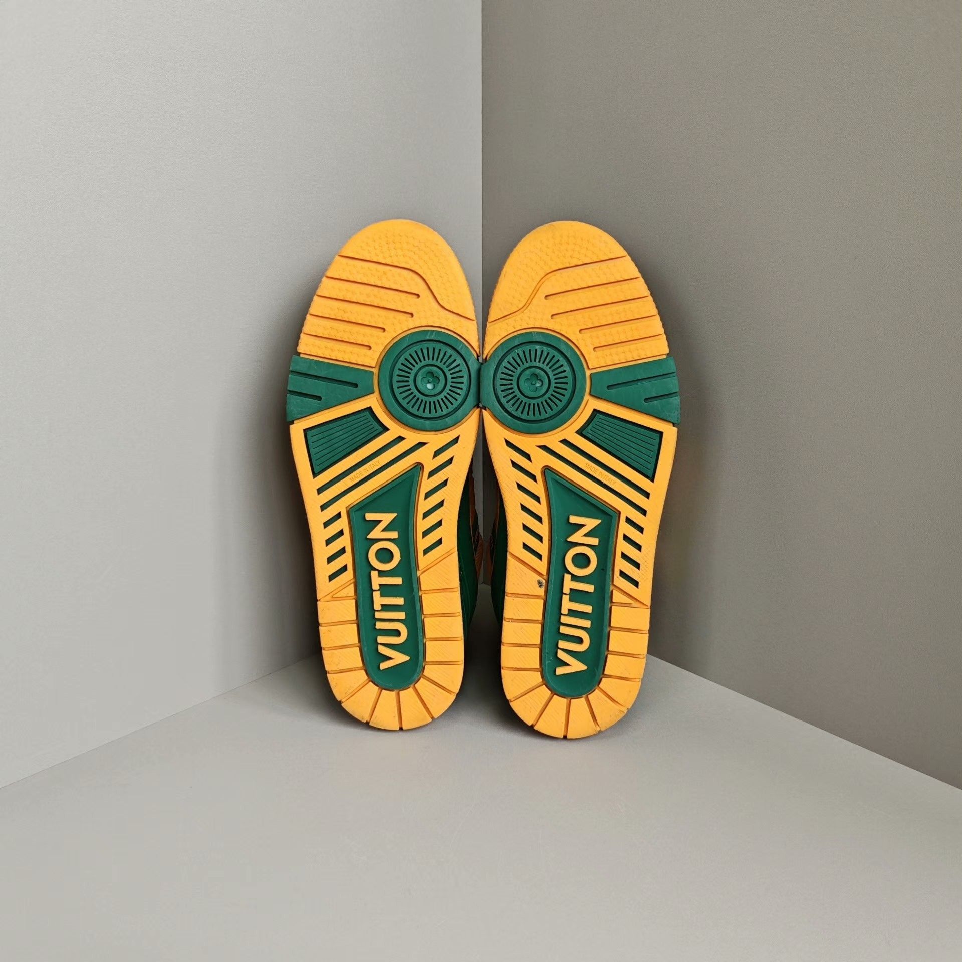 Louis Vuitton Louis Vuitton Training Yellow Lowtop Sneakers 7 Men Size US 7 / EU 40 - 5 Thumbnail