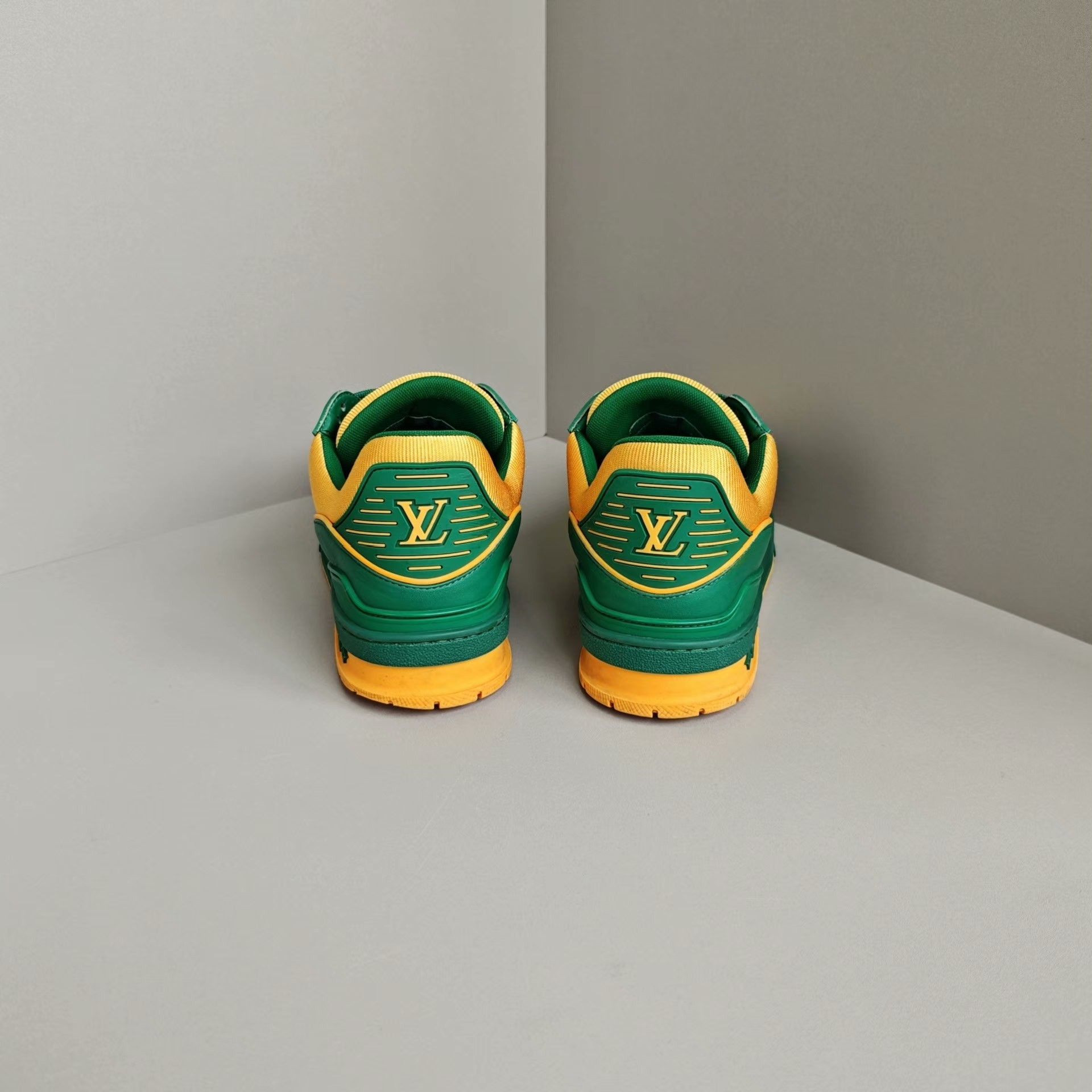 Louis Vuitton Louis Vuitton Training Yellow Lowtop Sneakers 7 Men Size US 7 / EU 40 - 3 Thumbnail