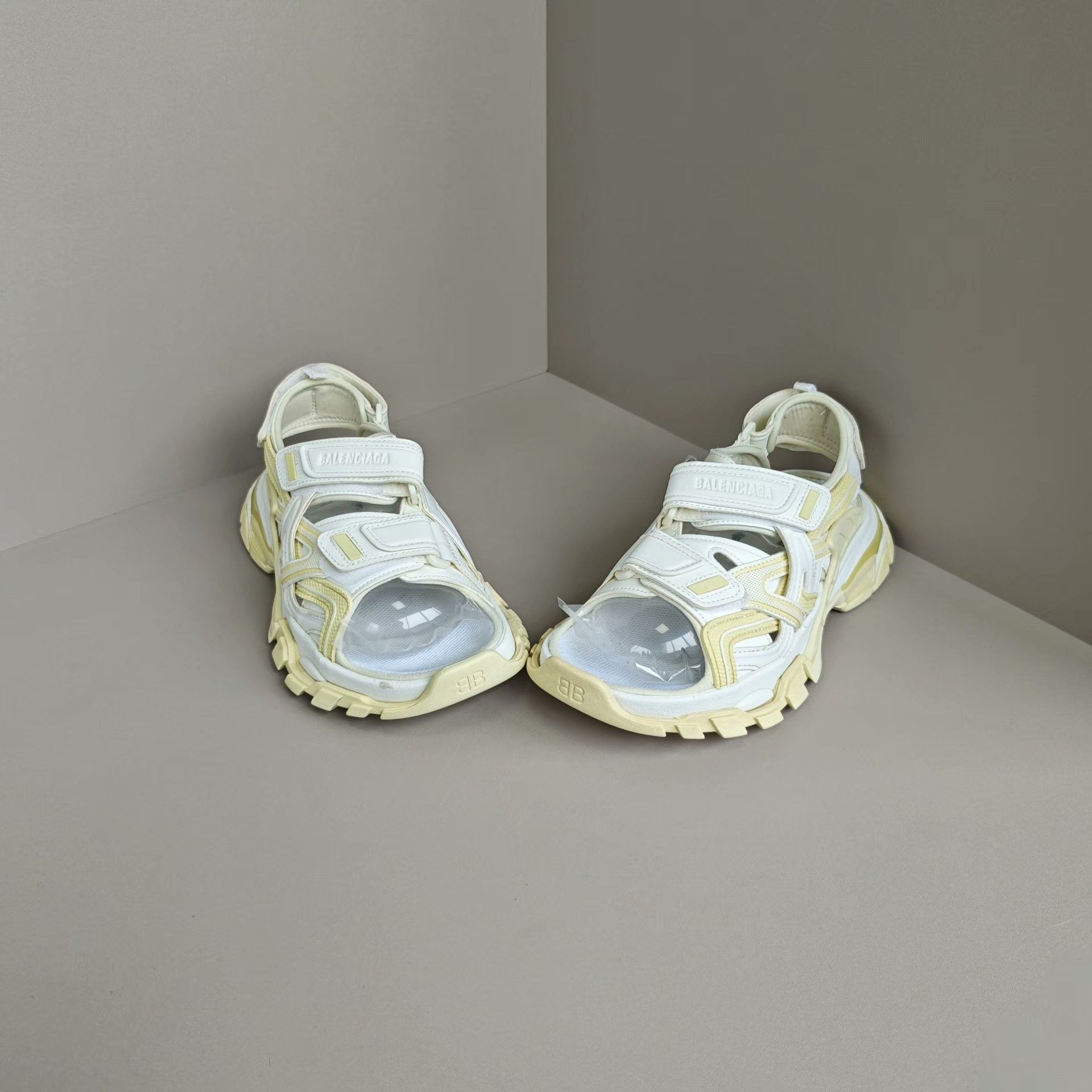 Balenciaga Balenciaga Sandals us_7 Women Size US 7 / IT 37 - 2 Thumbnail