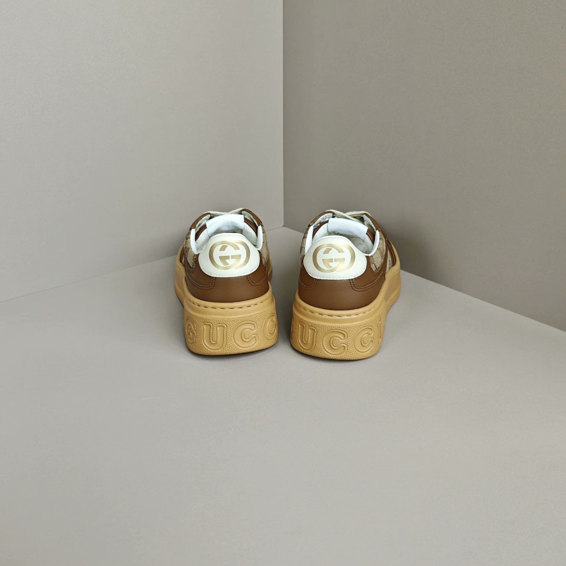 Gucci Gucci Lowtop Sneakers us_6 Women Size US 6 / IT 36 - 3 Thumbnail
