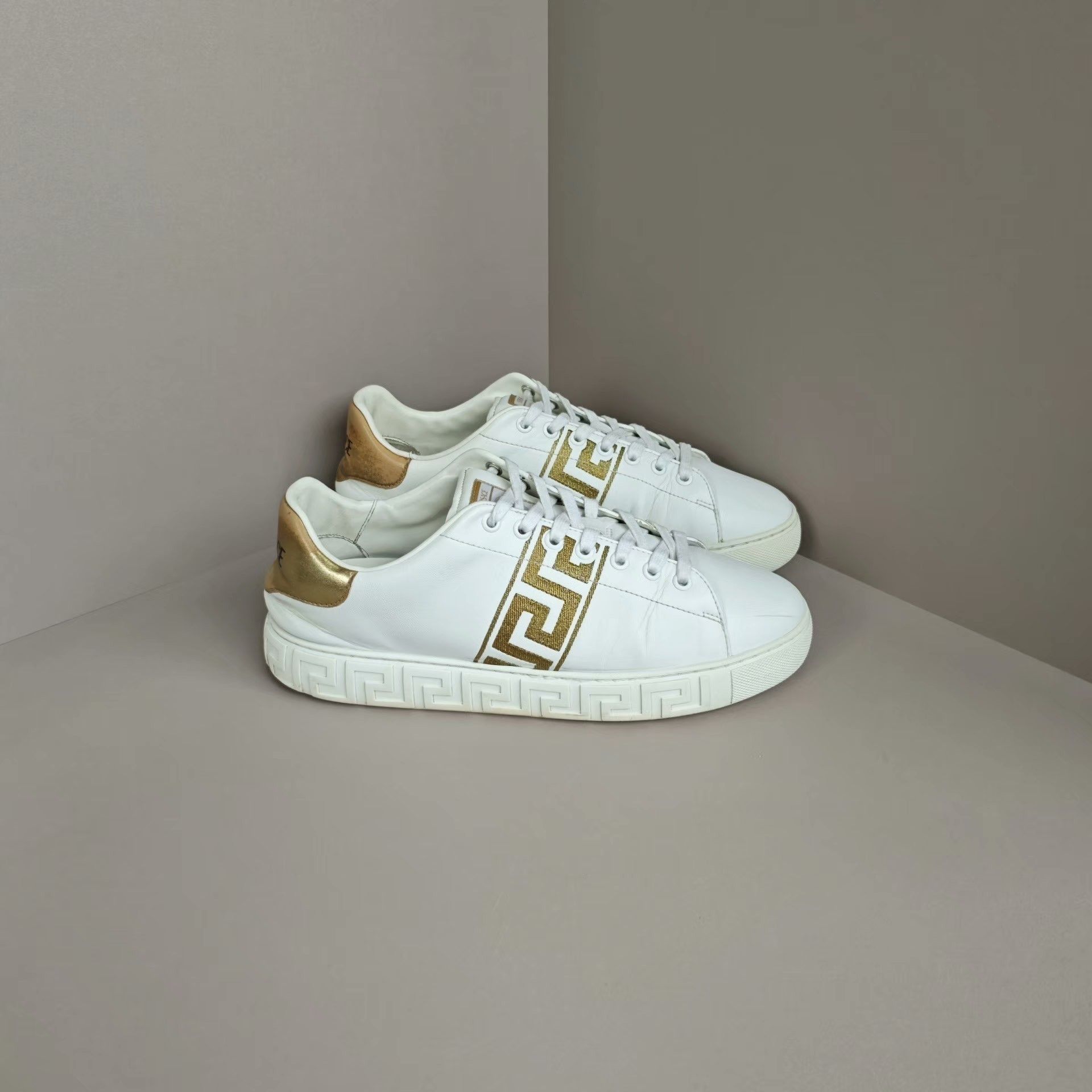 Versace Versace Lowtop Sneakers 7 Men Size US 7 / EU 40 - 4 Thumbnail