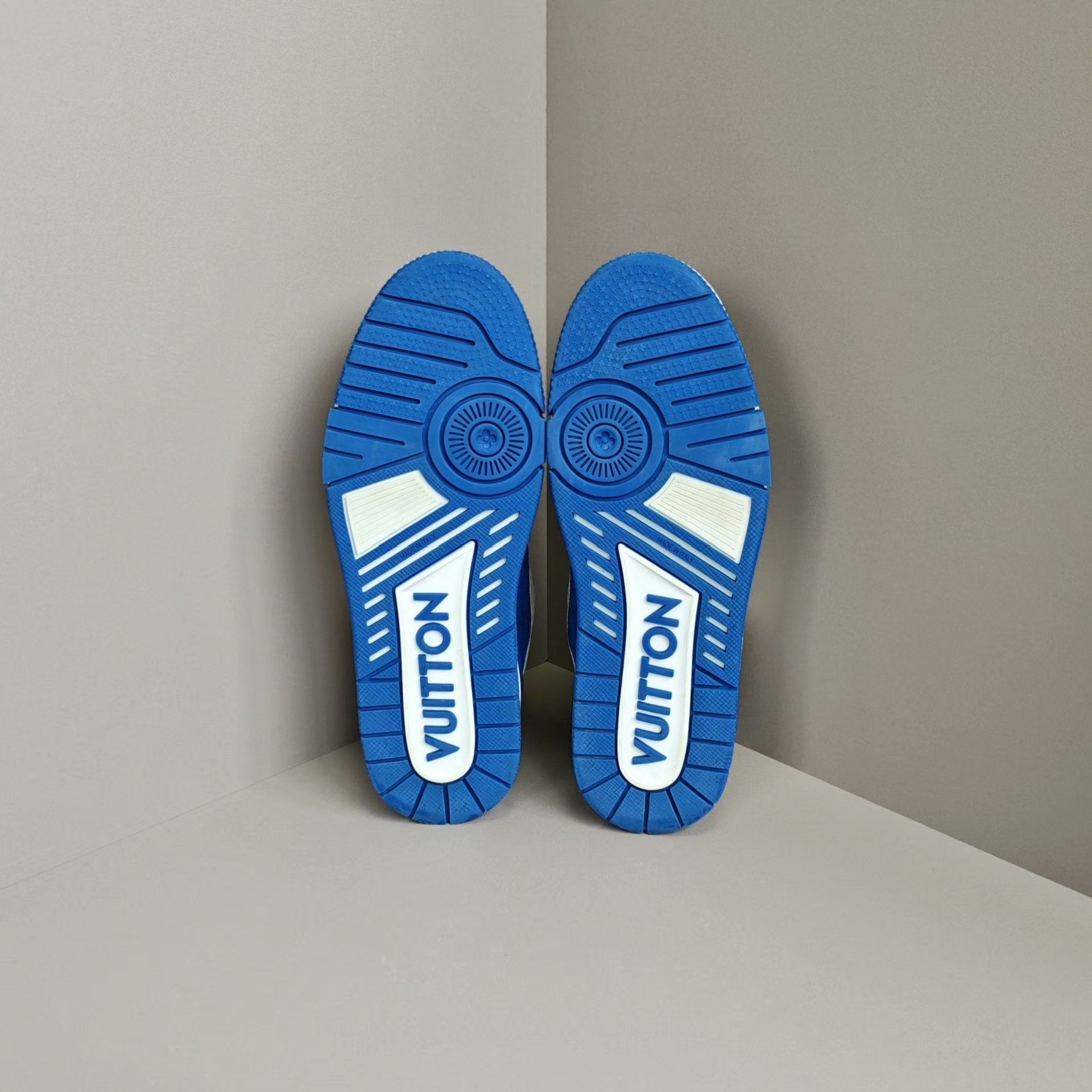 Louis Vuitton Louis Vuitton Training Blue Lowtop Sneakers us_9 Women Size US 9 / IT 39 - 5 Thumbnail