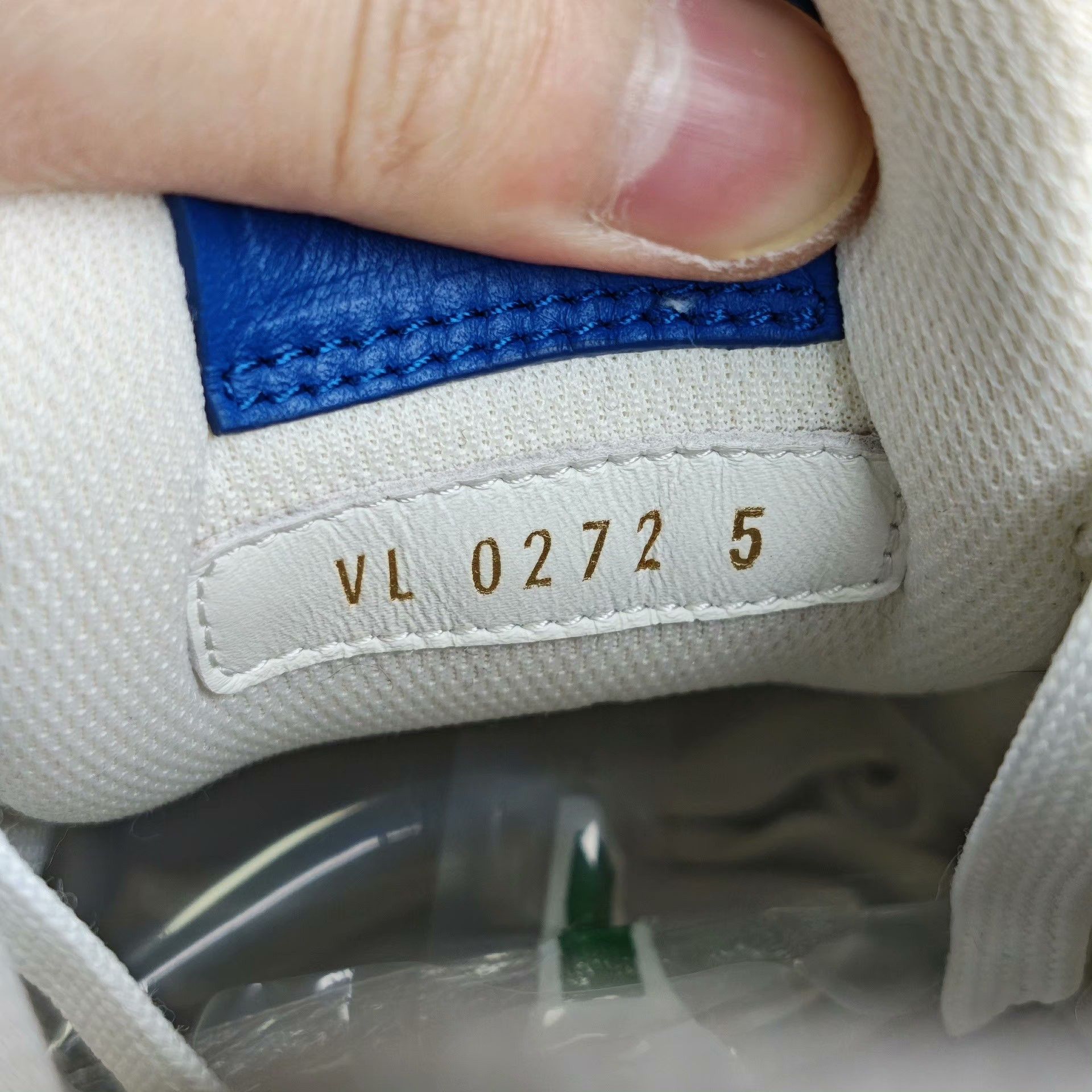 Louis Vuitton Louis Vuitton Training Blue Lowtop Sneakers us_9 Women Size US 9 / IT 39 - 6 Thumbnail