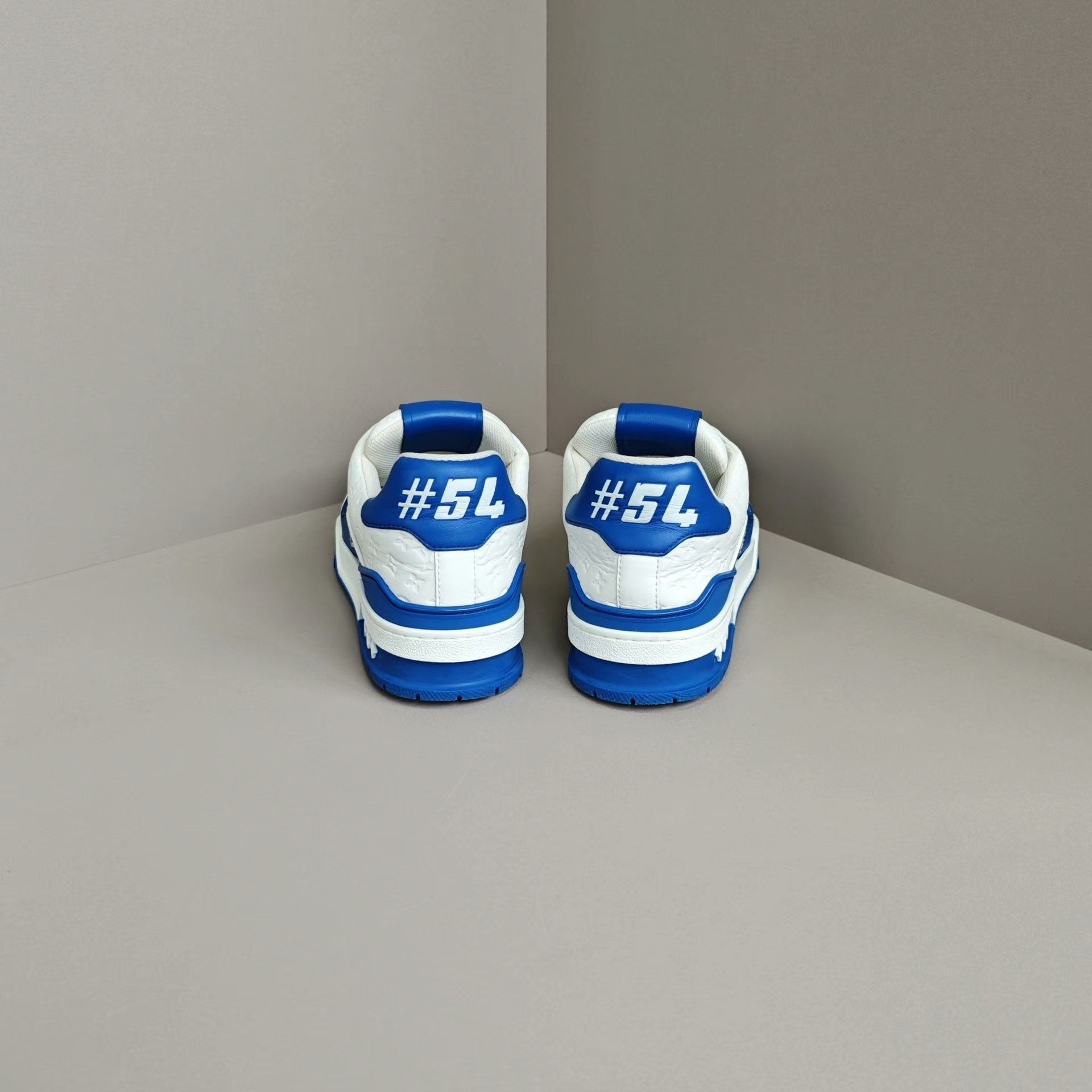 Louis Vuitton Louis Vuitton Training Blue Lowtop Sneakers us_9 Women Size US 9 / IT 39 - 3 Thumbnail