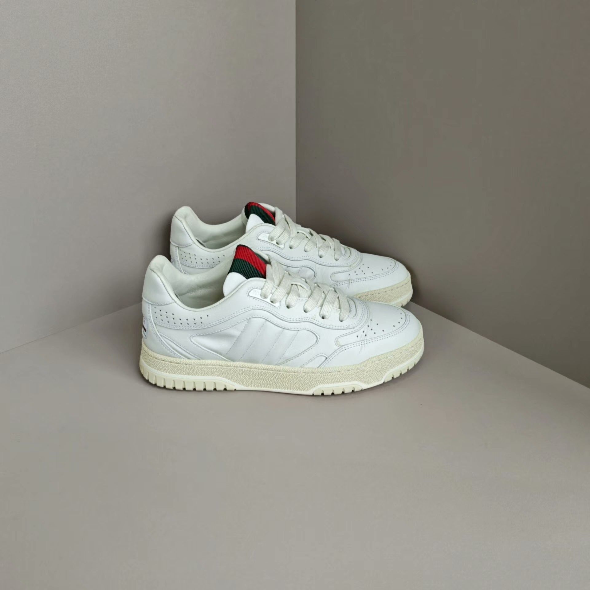 Gucci Gucci Lowtop Sneakers us_6 Women Size US 6 / IT 36 - 4 Thumbnail