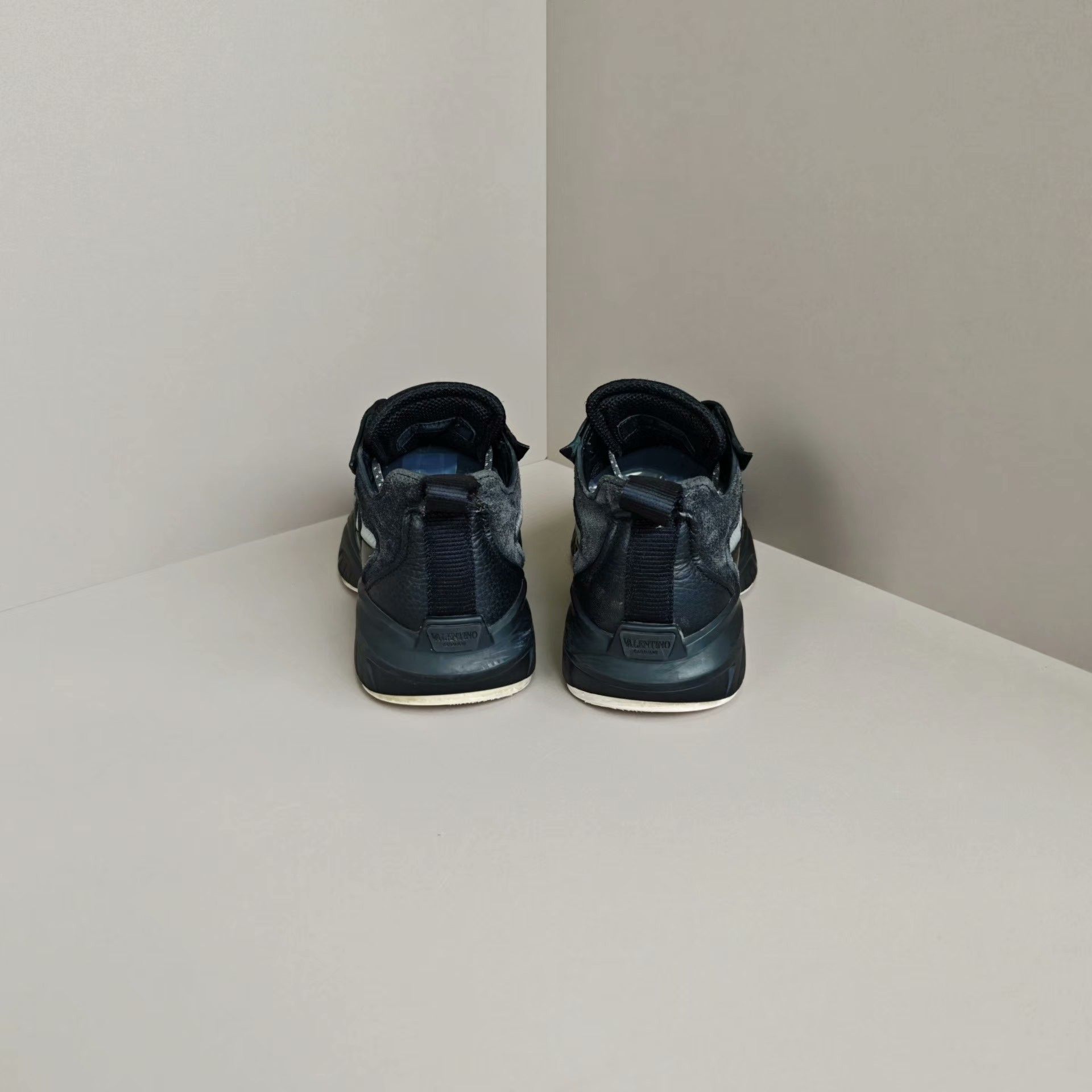 Valentino Valentino Casual Lowtop Sneakers us_6 Women Size US 6 / IT 36 - 3 Thumbnail