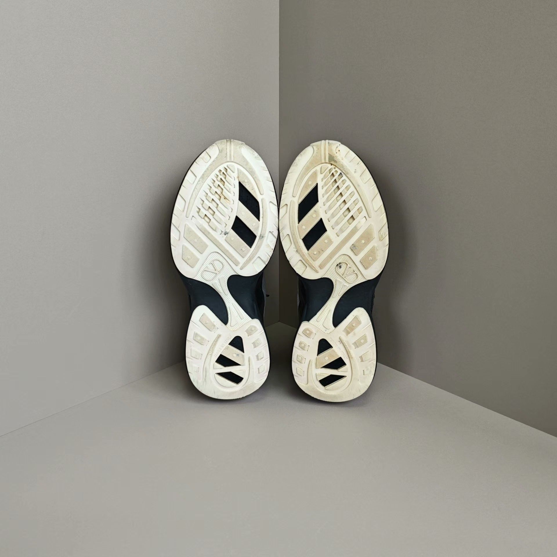 Valentino Valentino Casual Lowtop Sneakers us_6 Women Size US 6 / IT 36 - 5 Thumbnail