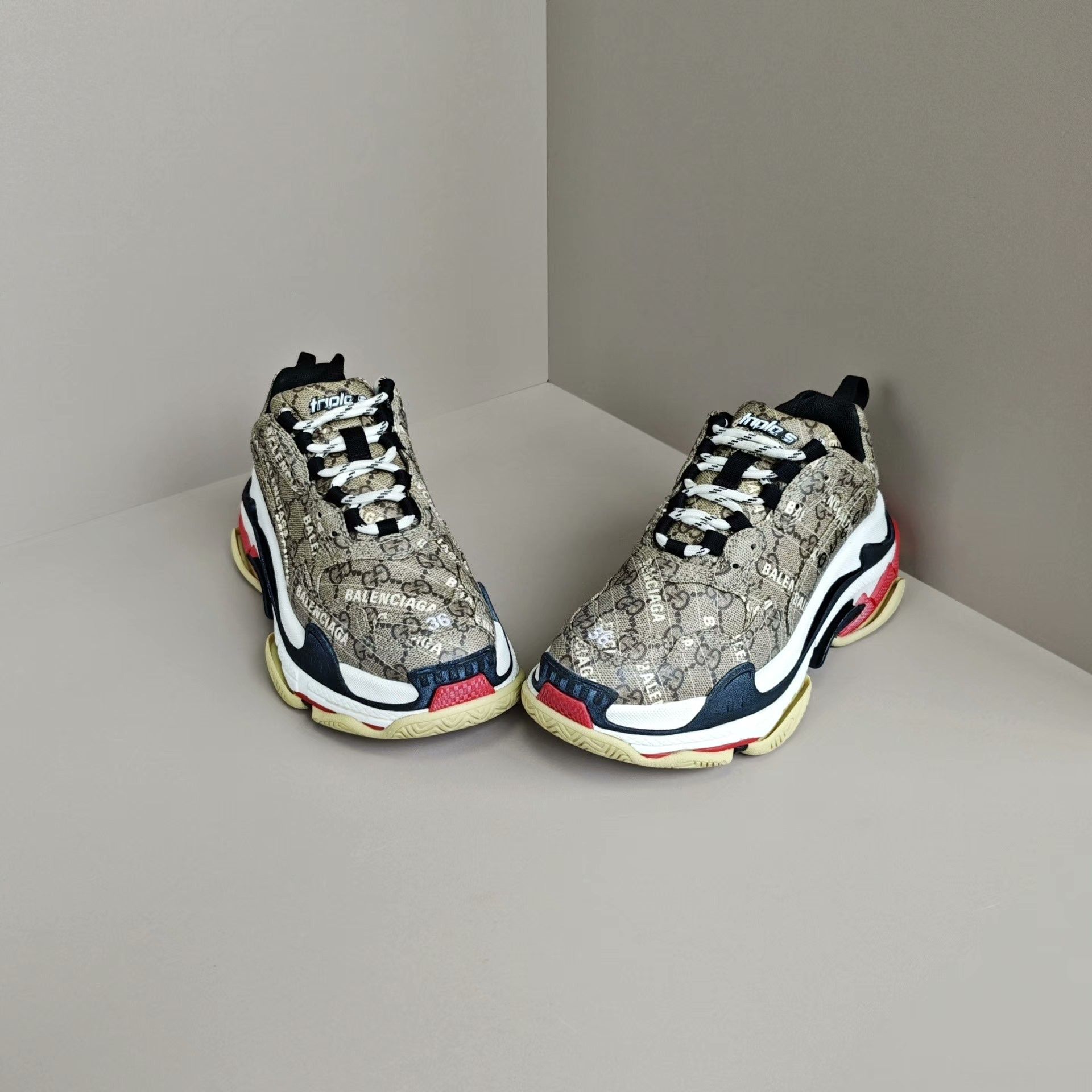 Balenciaga Balenciaga Collab Lowtop Sneakers us_6 Women Size US 6 / IT 36 - 2 Thumbnail