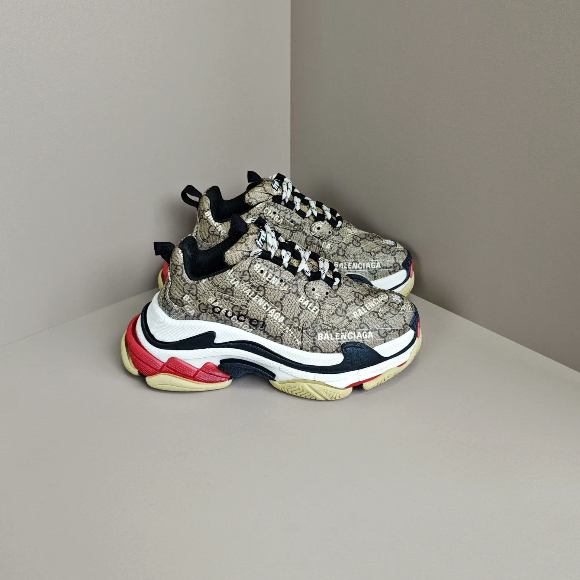 Balenciaga Balenciaga Collab Lowtop Sneakers us_6 Women Size US 6 / IT 36 - 4 Thumbnail