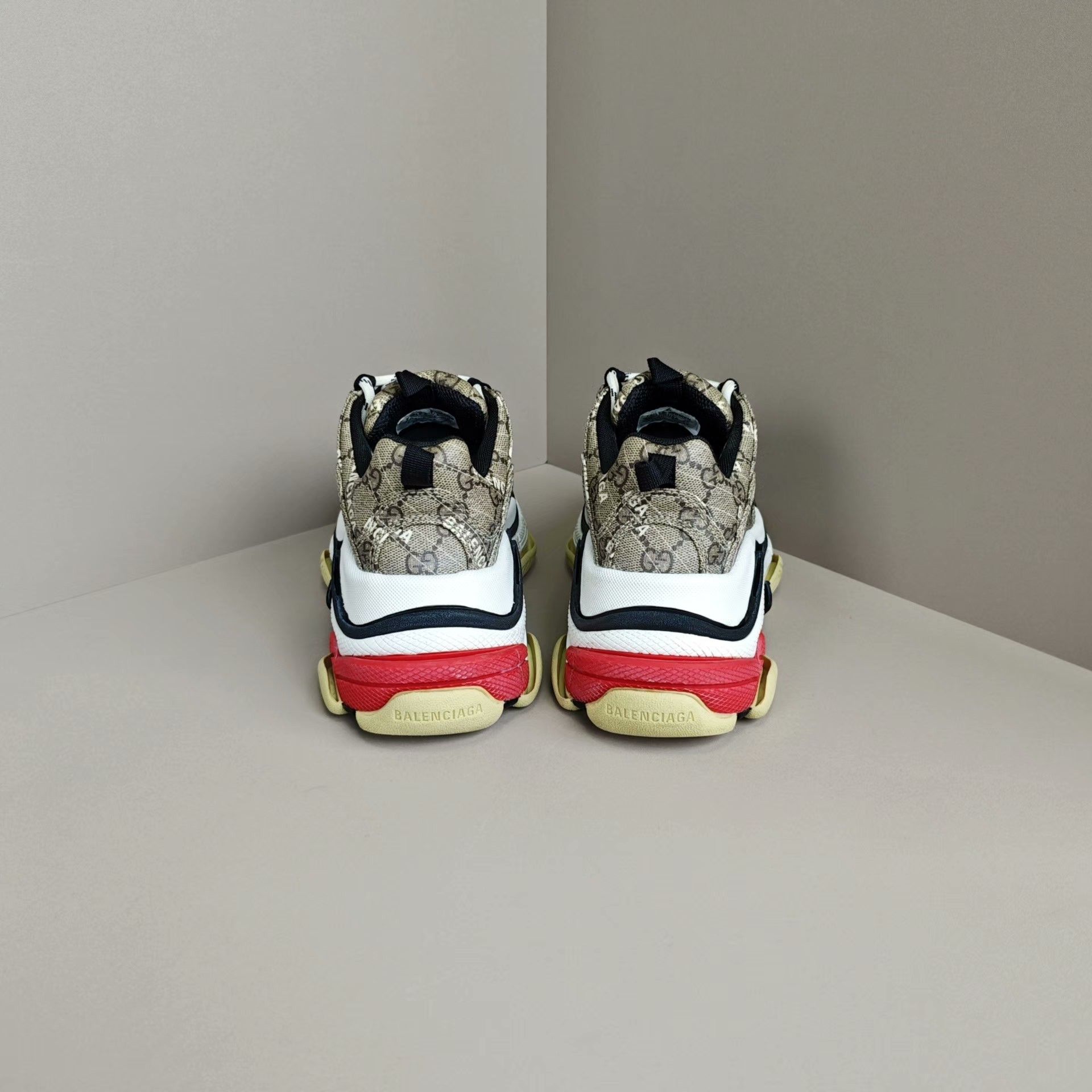 Balenciaga Balenciaga Collab Lowtop Sneakers us_6 Women Size US 6 / IT 36 - 3 Thumbnail