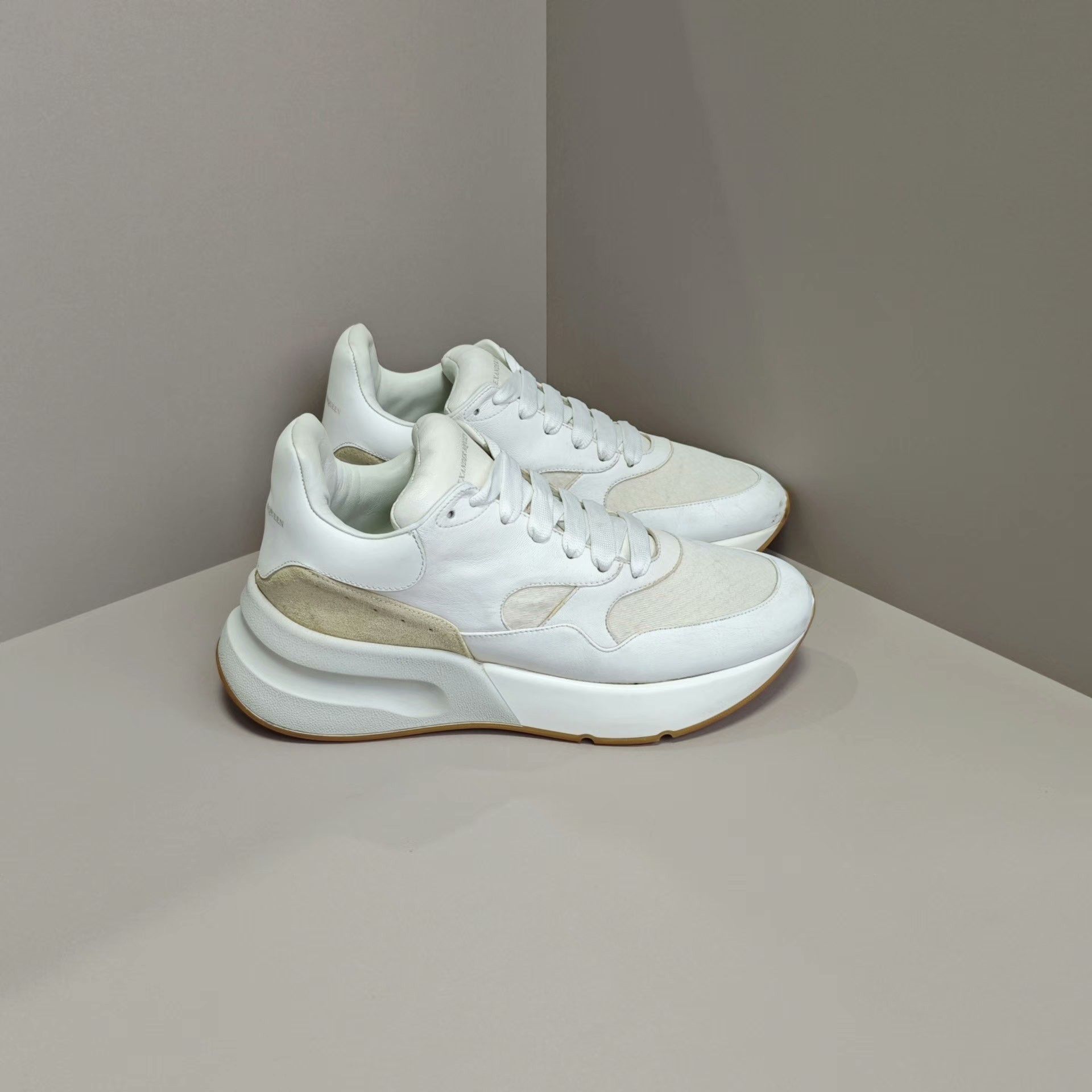 Alexander McQueen Alexander McQueen Running Lowtop Sneakers 9 Men Size US 9 / EU 42 - 4 Thumbnail