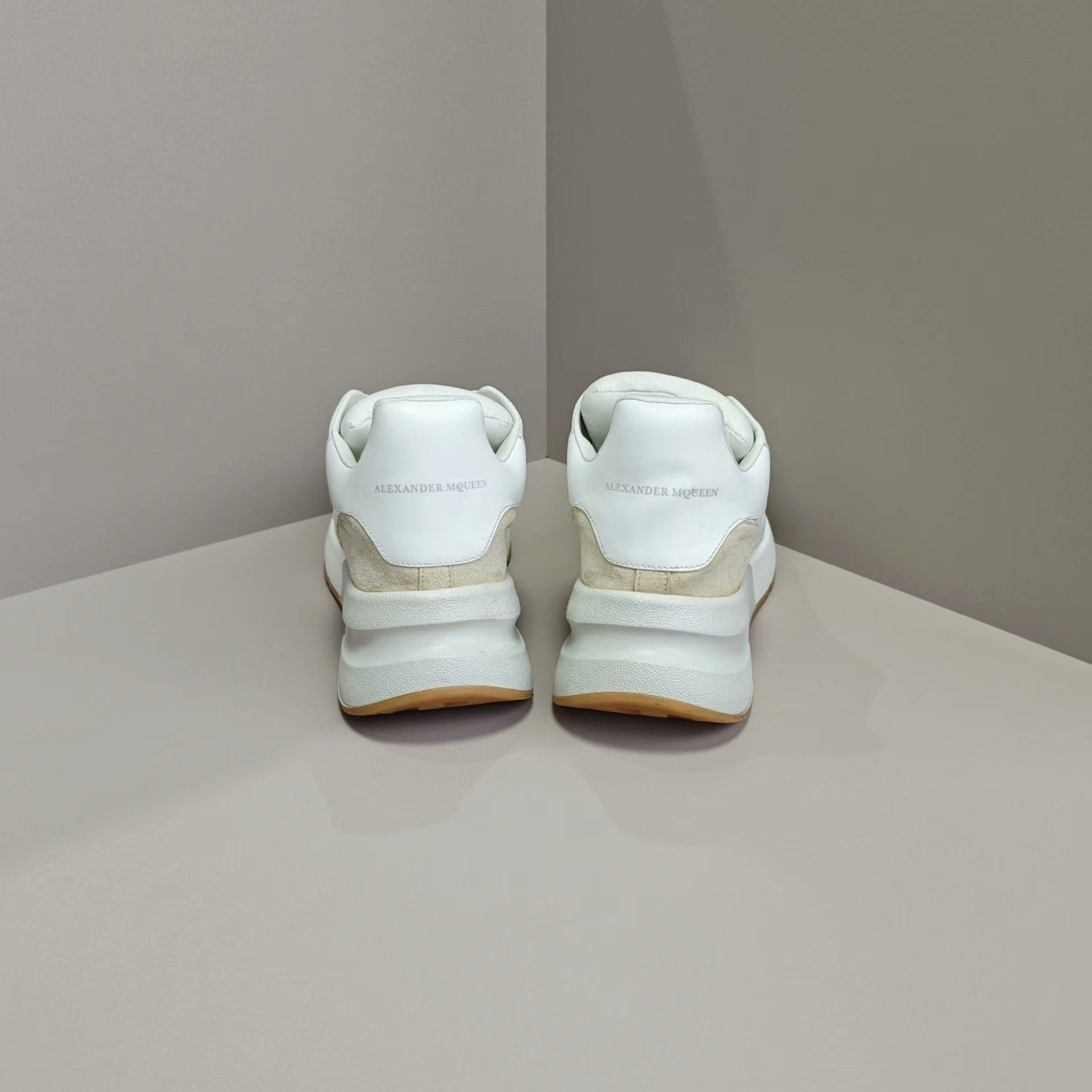 Alexander McQueen Alexander McQueen Running Lowtop Sneakers 9 Men Size US 9 / EU 42 - 3 Thumbnail