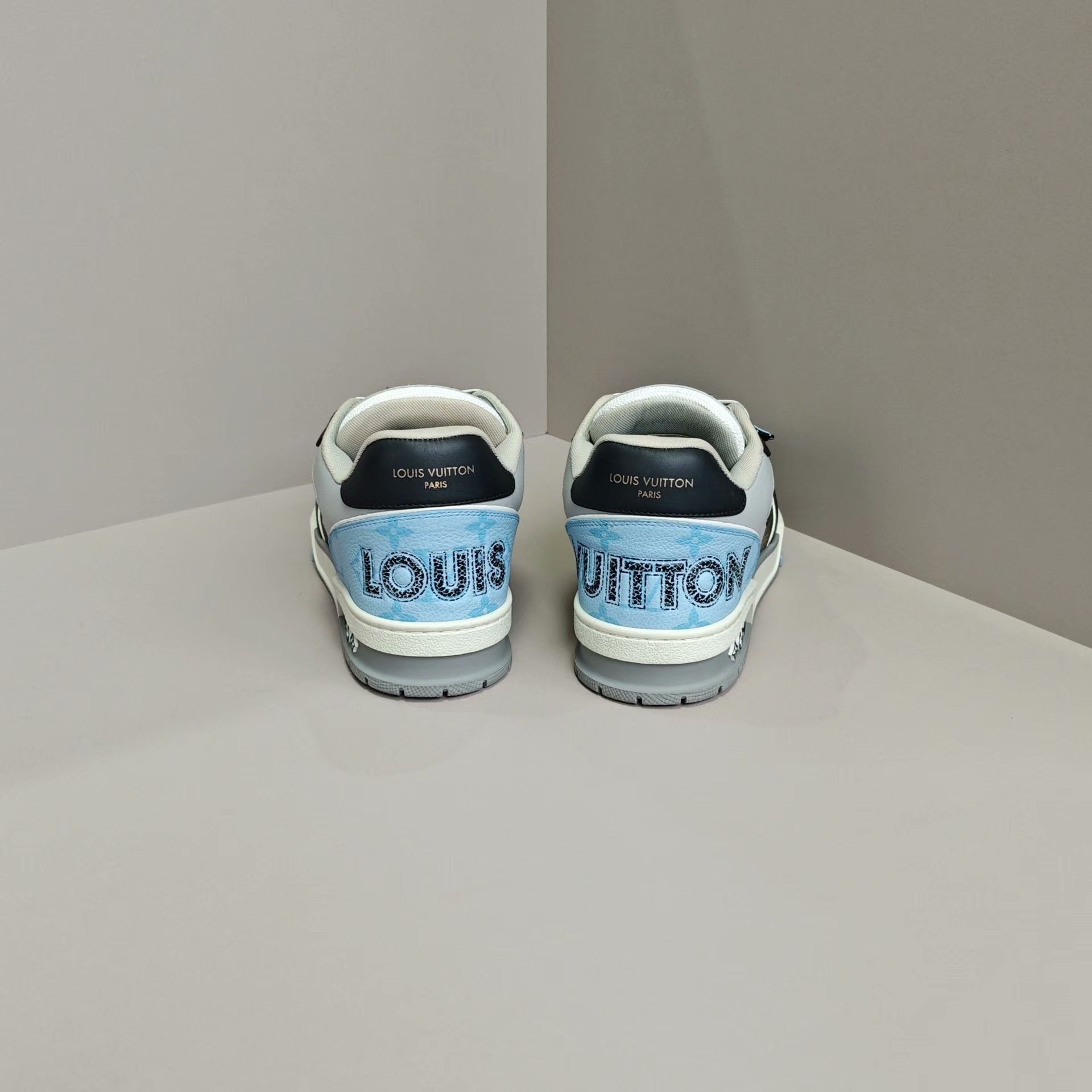Louis Vuitton Louis Vuitton Training Blue Lowtop Sneakers 7 Men Size US 7 / EU 40 - 3 Thumbnail