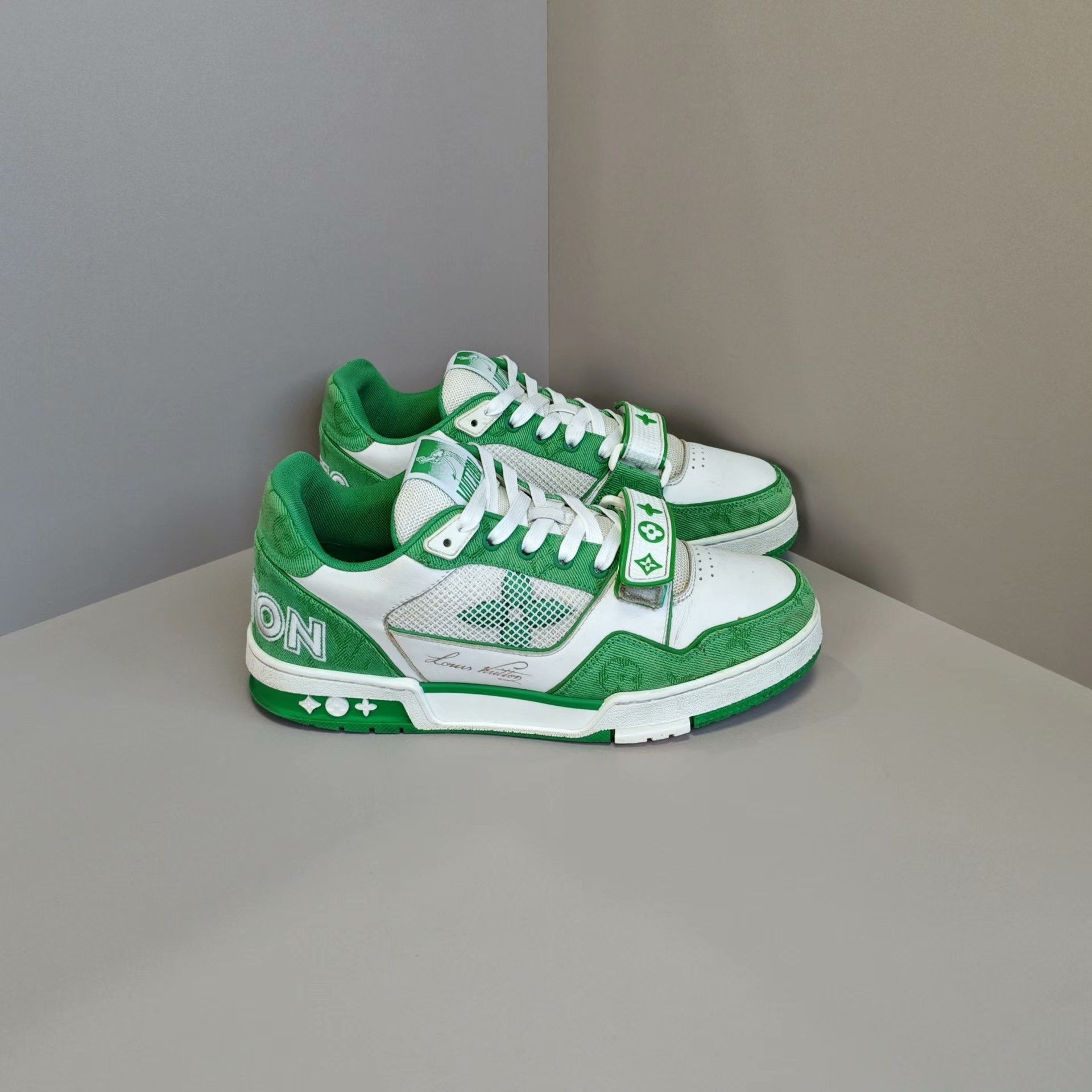 Louis Vuitton Louis Vuitton Training Green Lowtop Sneakers 7 Men Size US 7 / EU 40 - 4 Thumbnail