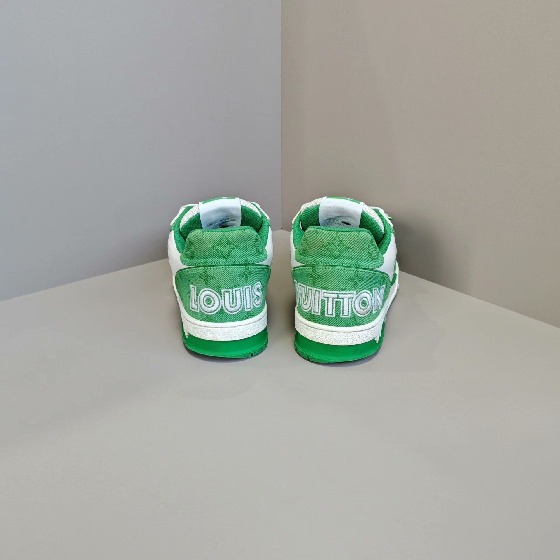 Louis Vuitton Louis Vuitton Training Green Lowtop Sneakers 7 Men Size US 7 / EU 40 - 3 Thumbnail