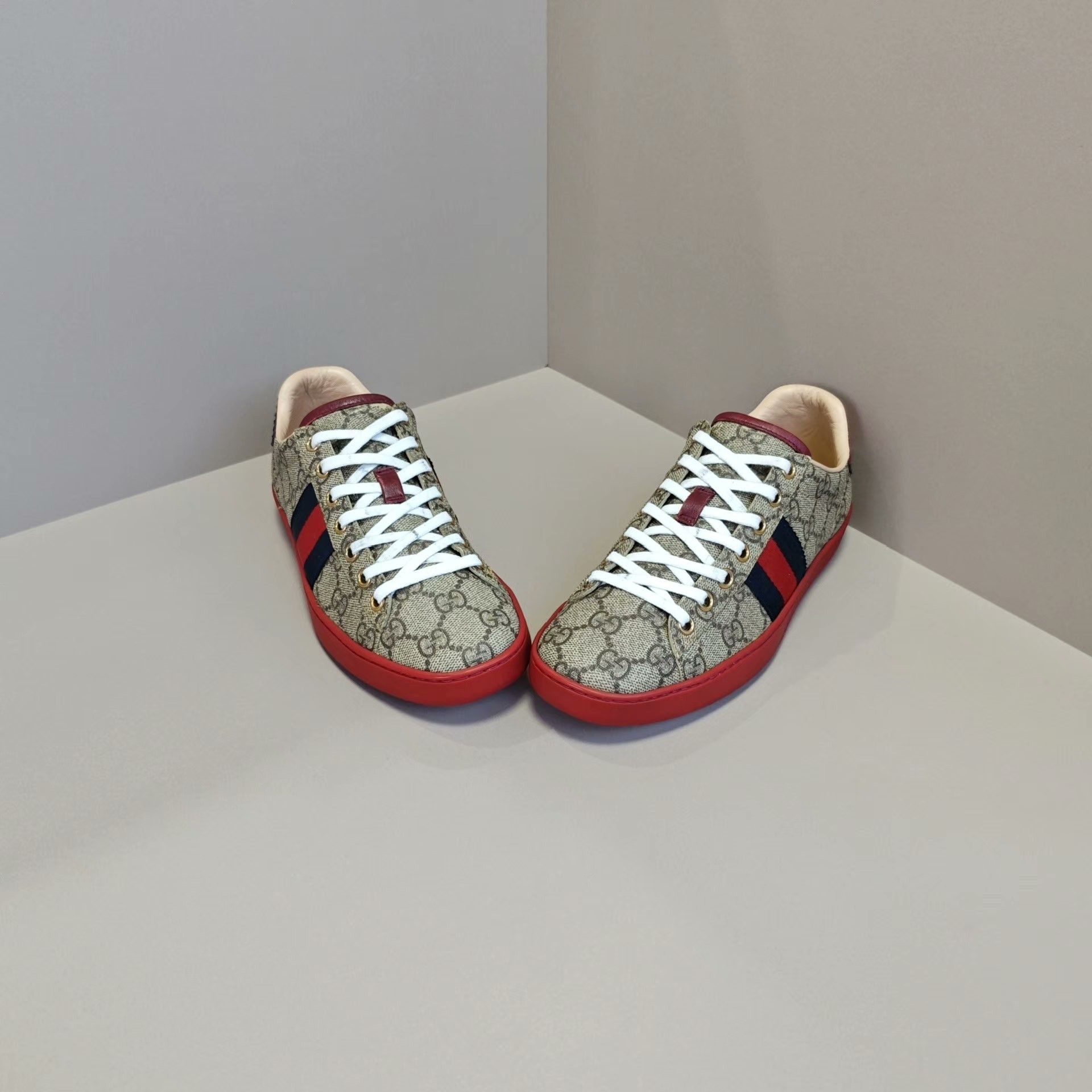 Gucci Gucci Lowtop Sneakers us_5 Women Size US 5 / IT 35 - 2 Thumbnail
