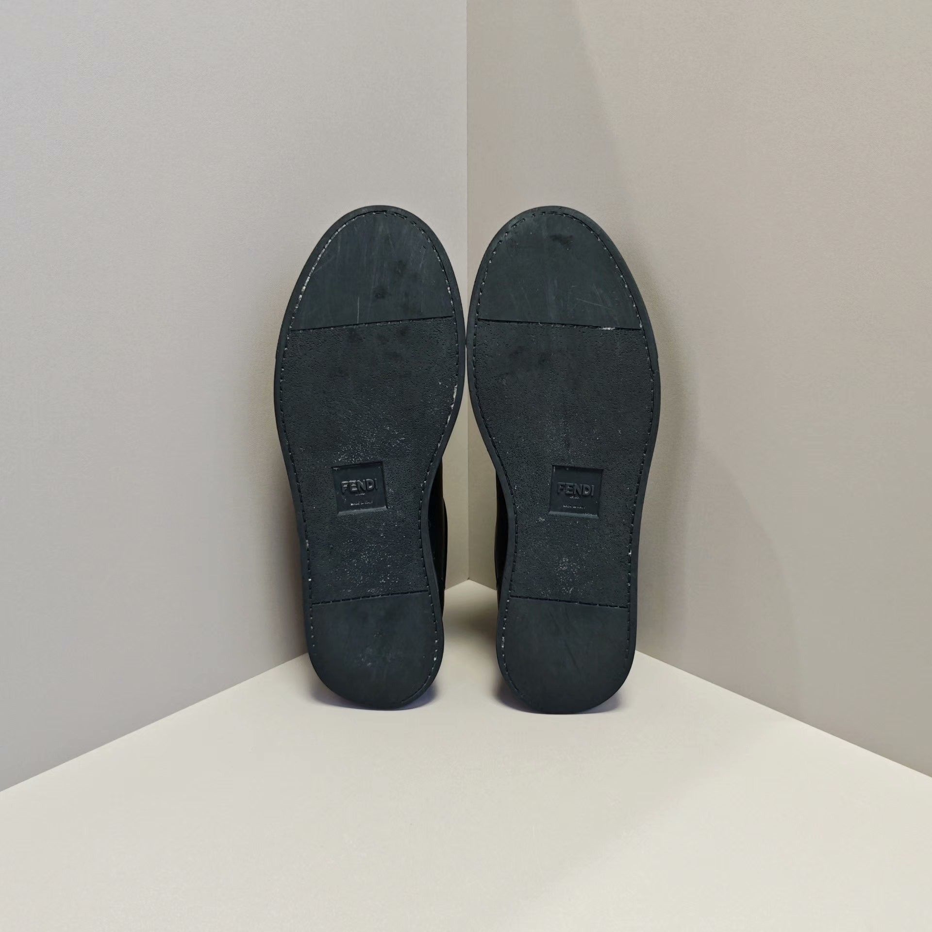 Fendi Fendi Lowtop Sneakers 8 Men Size US 8 / EU 41 - 5 Thumbnail