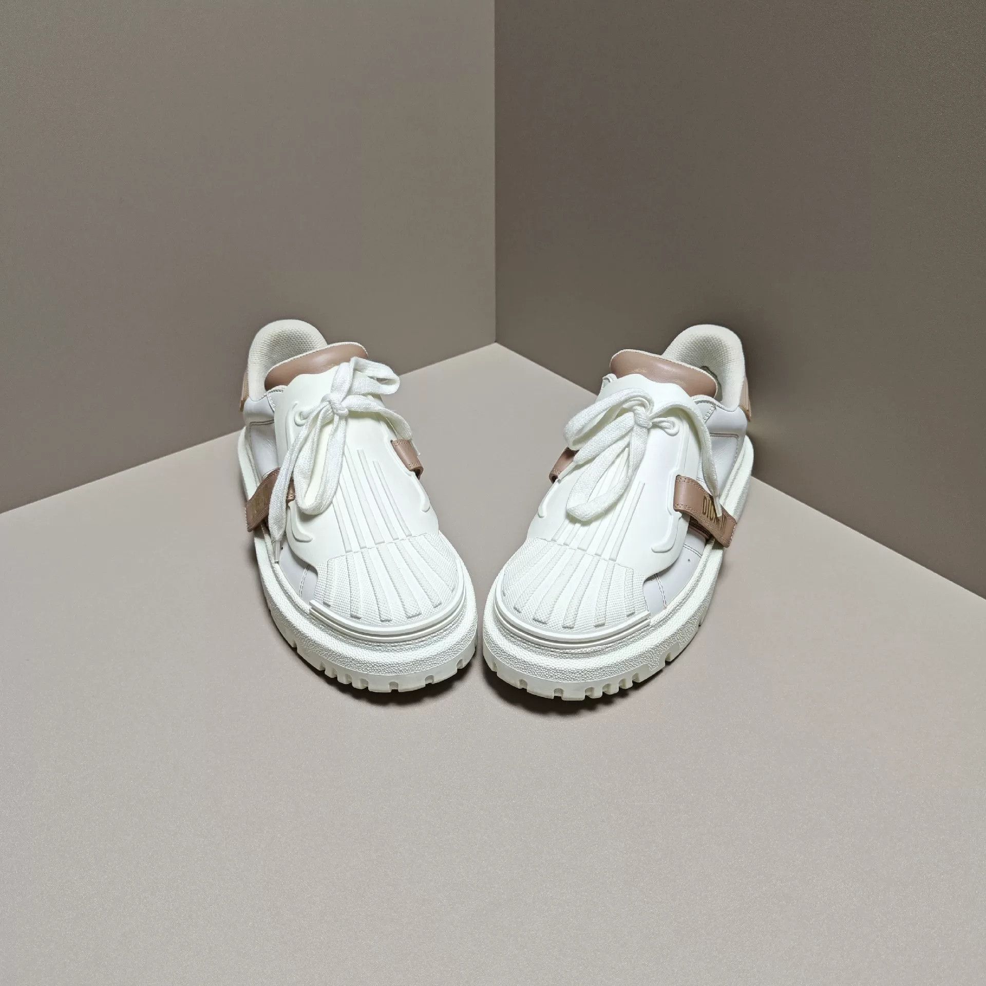 Dior Dior Lowtop Sneakers us_9 Women Size US 9 / IT 39 - 2 Thumbnail