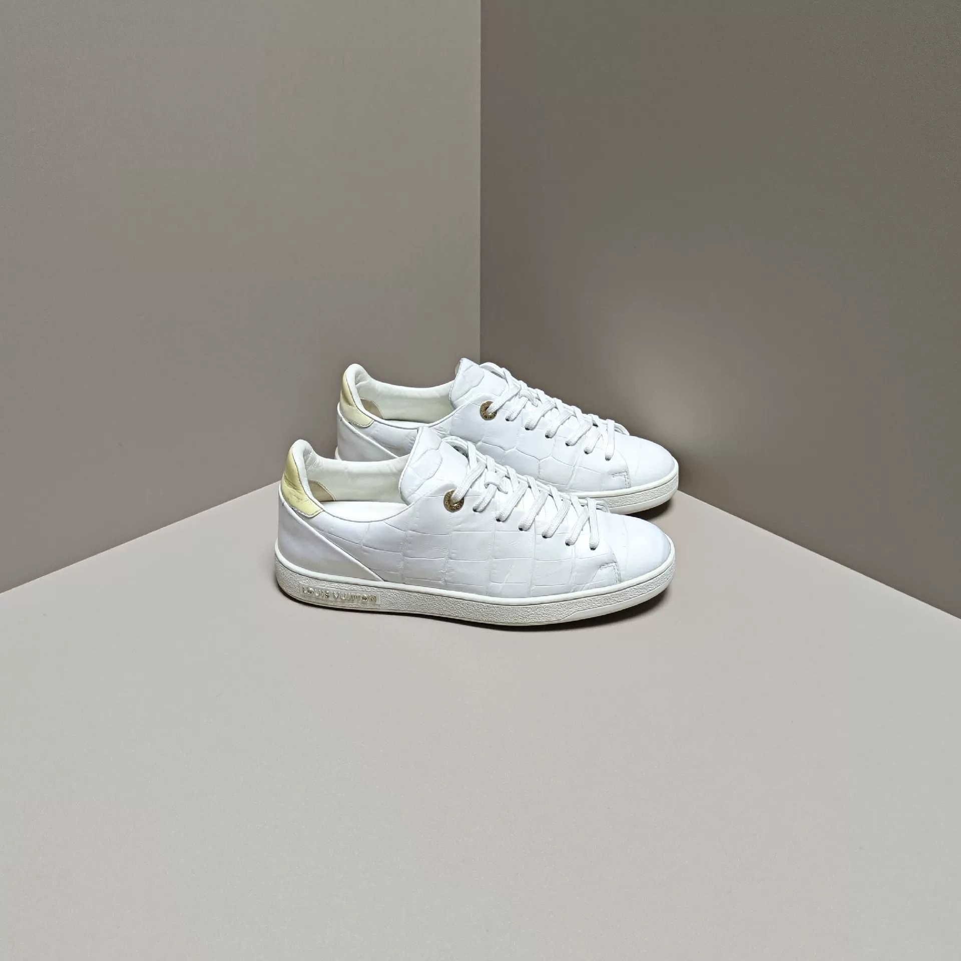 Louis Vuitton Louis Vuitton Lowtop Sneakers us_6 Women Size US 6 / IT 36 - 4 Thumbnail