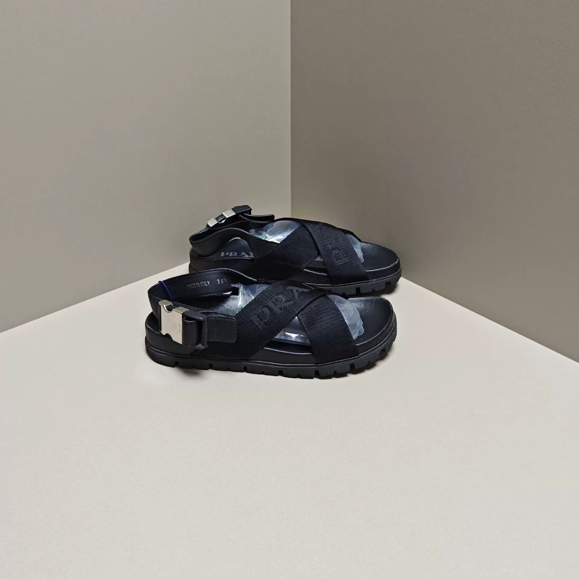 Prada Prada Sandals us_5 Women Size US 5 / IT 35 - 4 Thumbnail