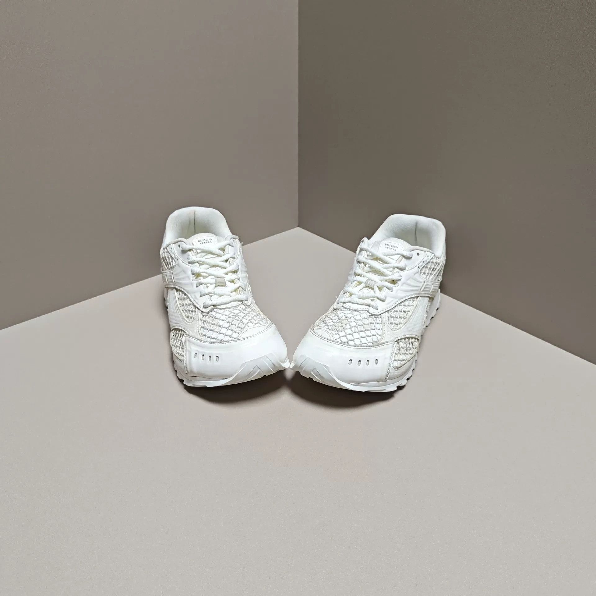 Bottega Veneta Bottega Veneta Casual Lowtop Sneakers 7 Men Size US 7 / EU 40 - 2 Thumbnail